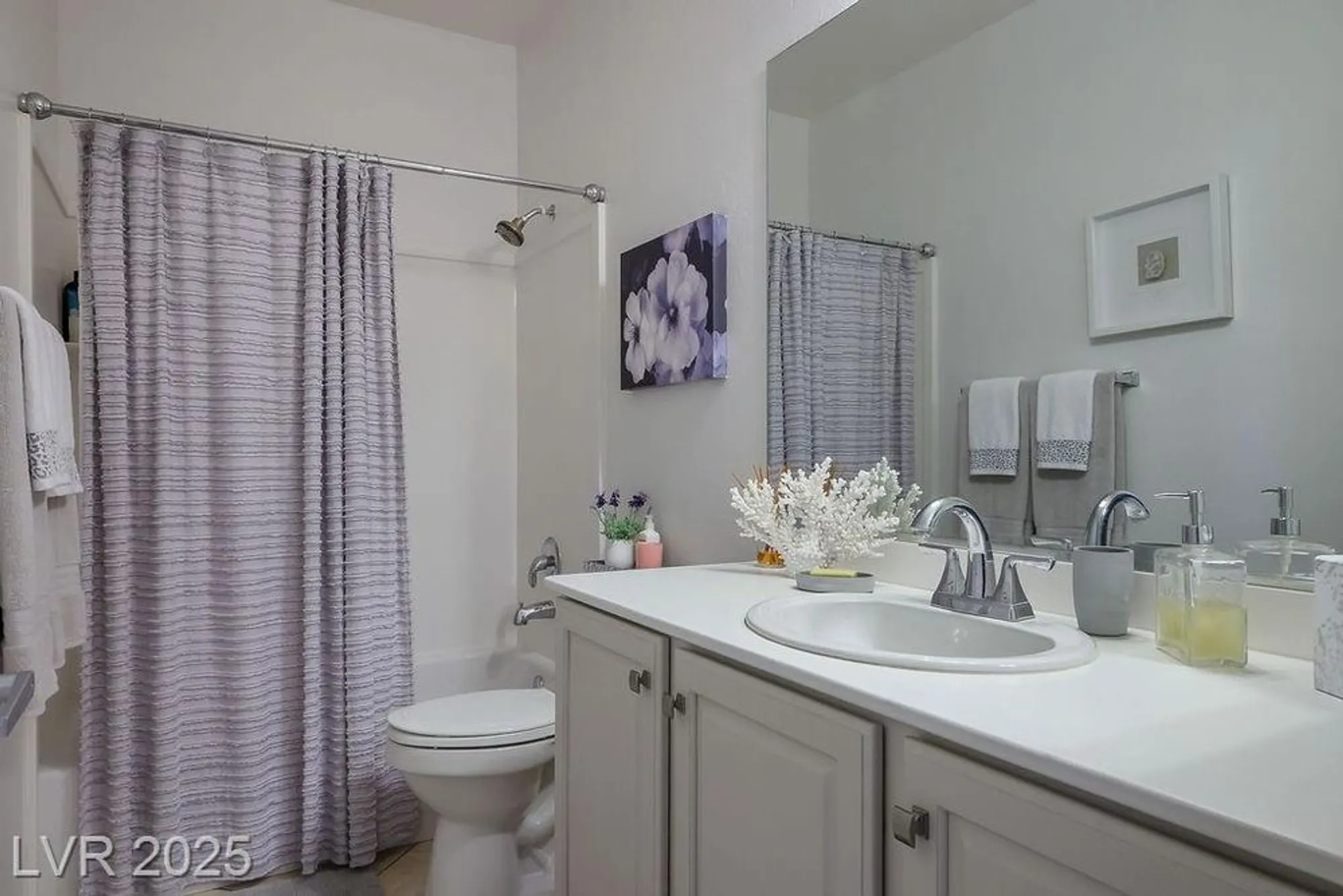 Property Slideshow image 21 of 27 | 2565 cosmic dust st, Henderson, NV, 89044