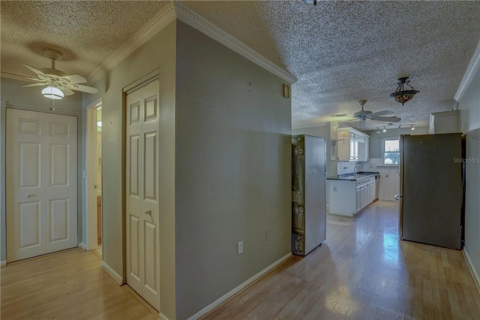 Property Slideshow image 6 of 41 | 5501 80th st n unit 406, Saint Petersburg, FL, 33709
