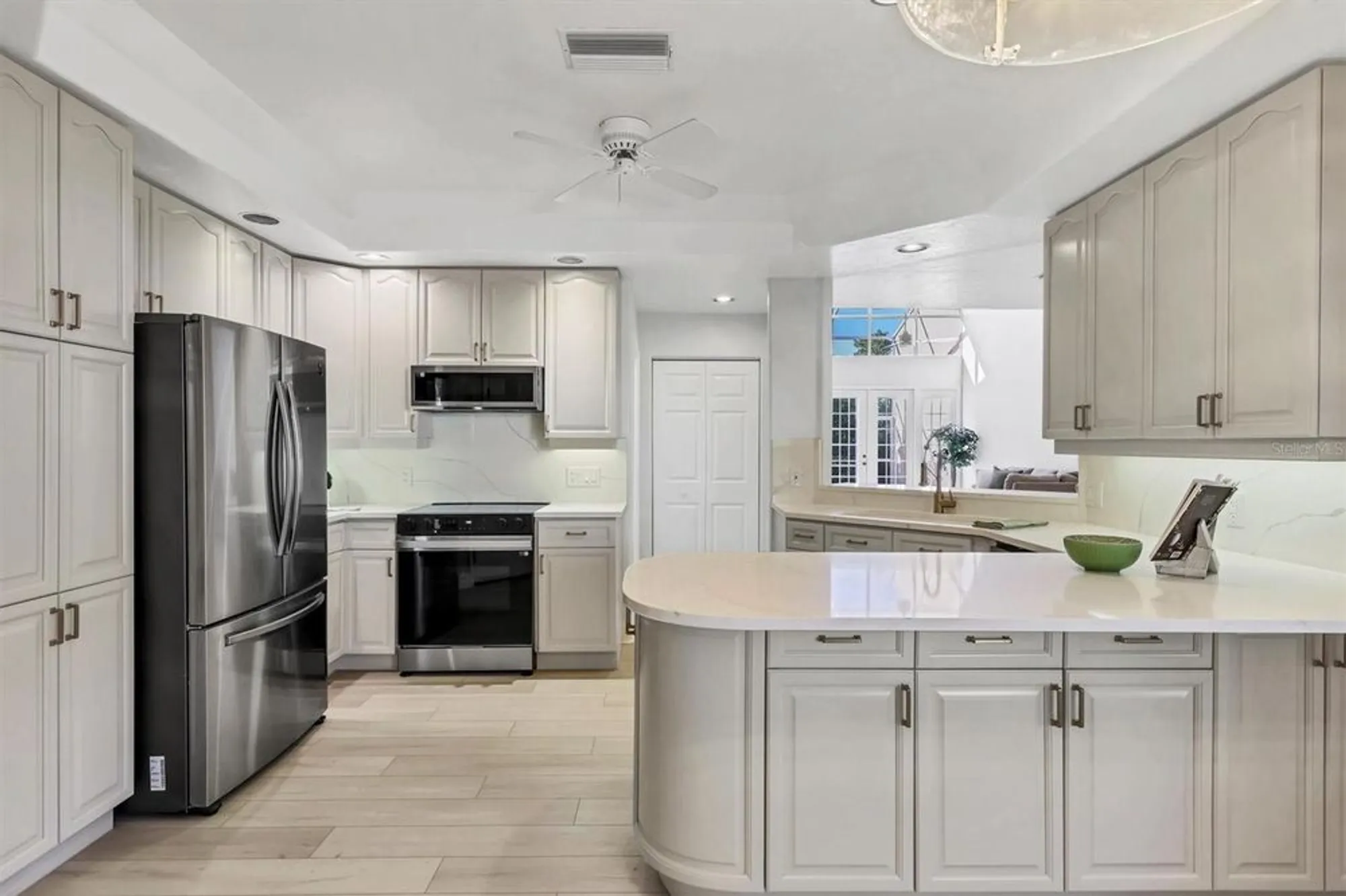 Property Slideshow image 22 of 71 | 1703 starling dr # 1703, Sarasota, FL, 34231