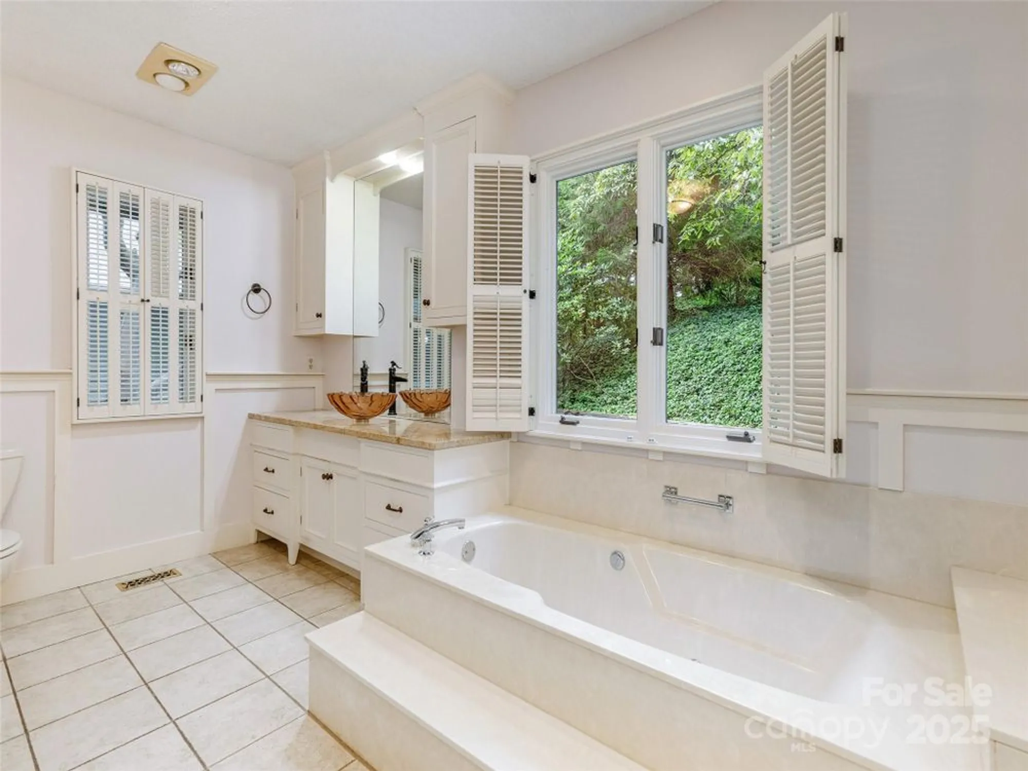 Property Slideshow image 25 of 35 | 204 greenleaf dr, Flat Rock, NC, 28731