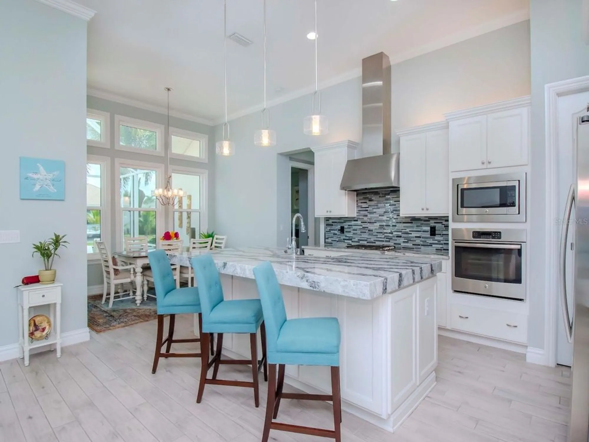 Property Slideshow image 8 of 52 | 717 manns harbor dr, Apollo Beach, FL, 33572