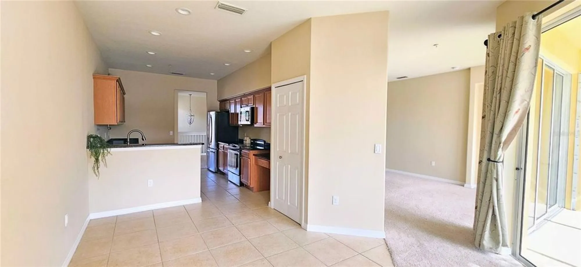 Property Slideshow image 16 of 47 | 1251 burgos dr # 303, Sarasota, FL, 34238