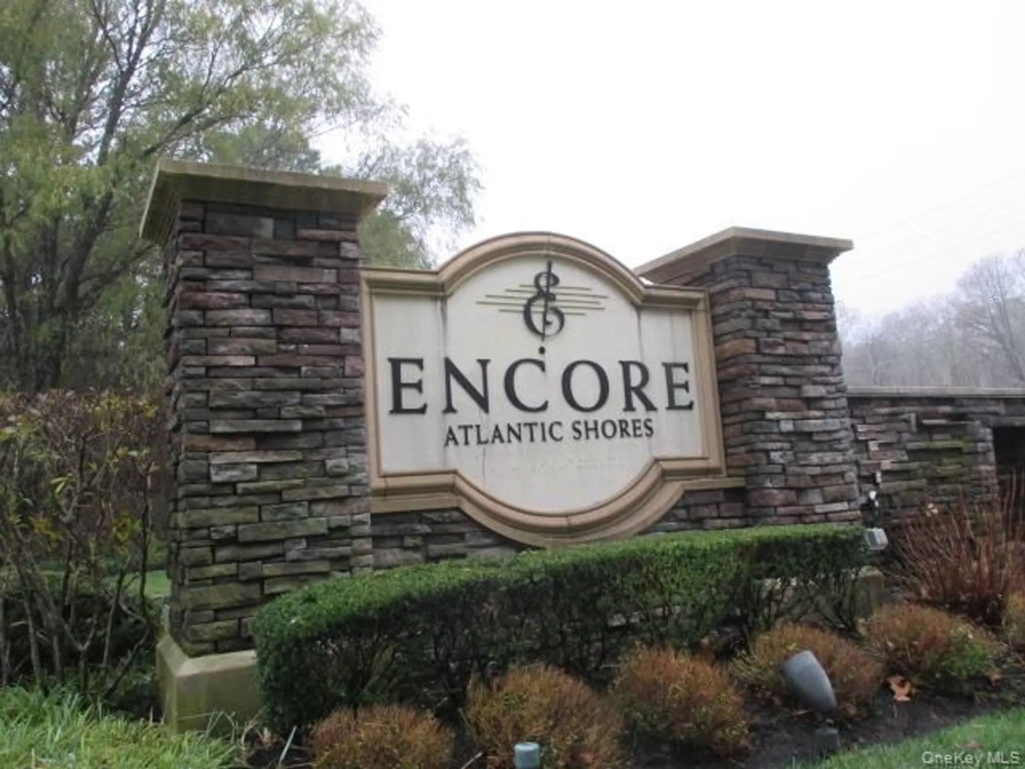 Property Slideshow image 1 of 20 | 177 melody ct, Eastport, NY, 11941