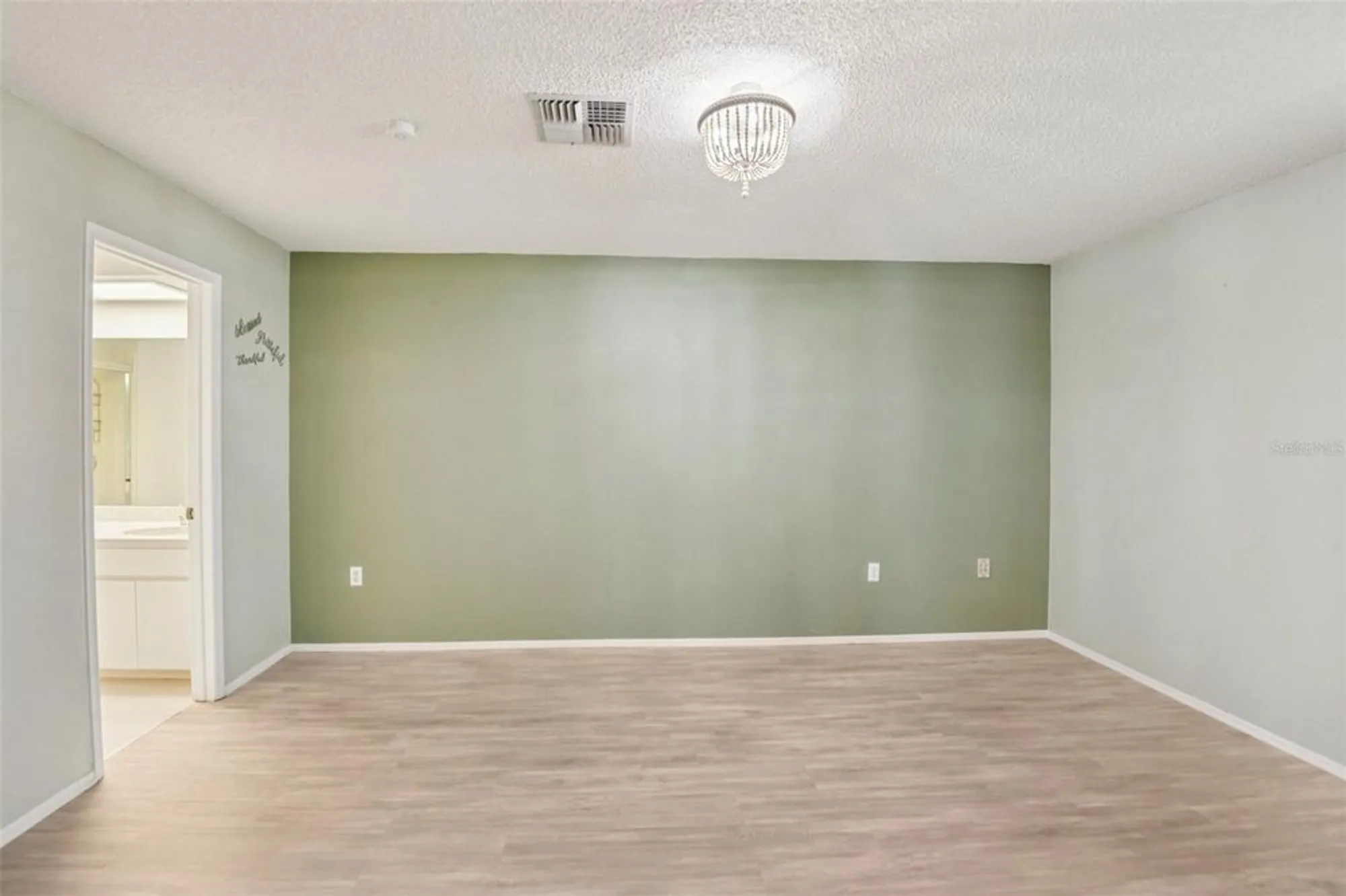 Property Slideshow image 12 of 31 | 2129 point o woods ct, Spring Hill, FL, 34606