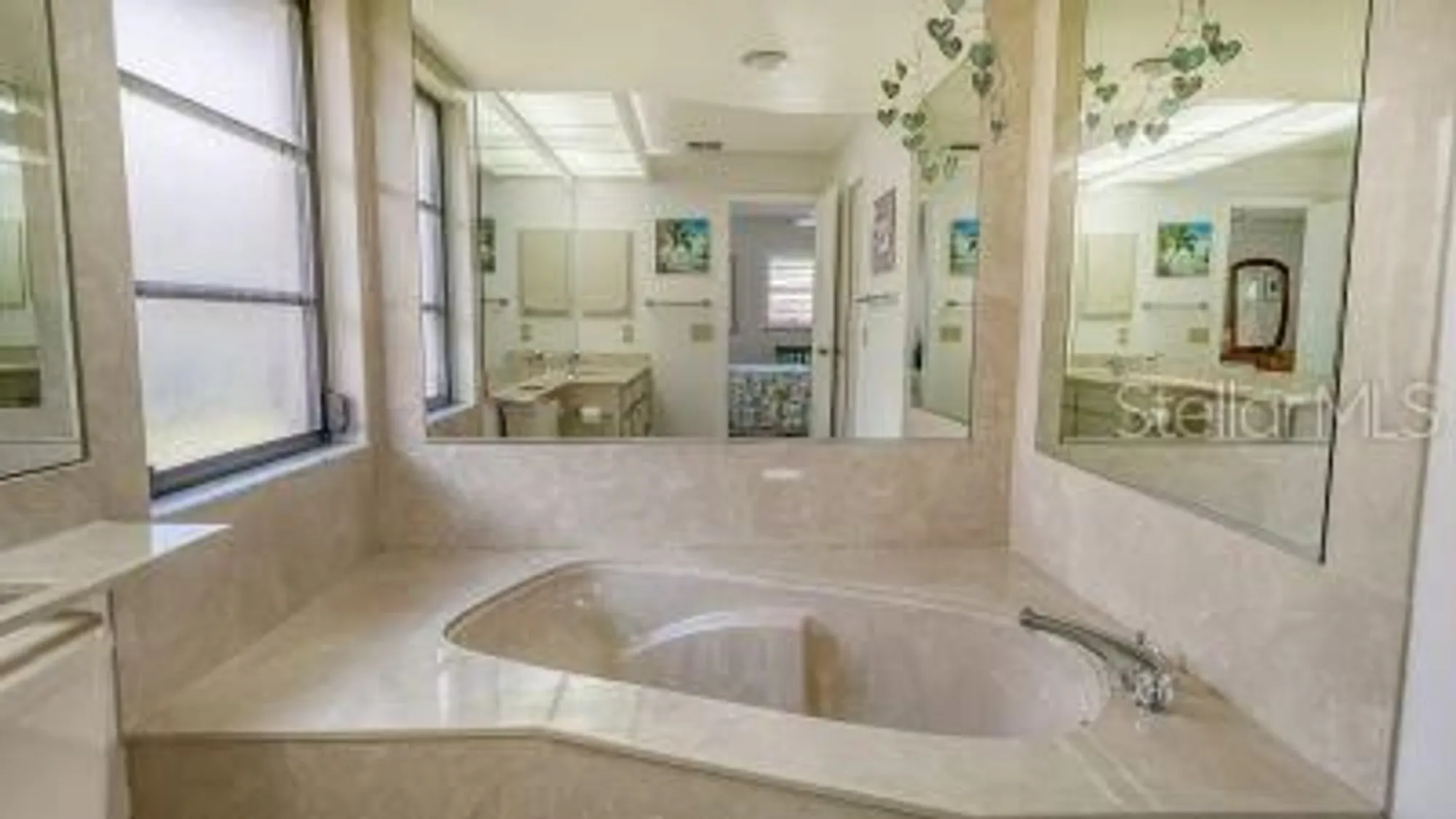 Property Slideshow image 19 of 37 | 7170 wood creek dr # 40, Sarasota, FL, 34231