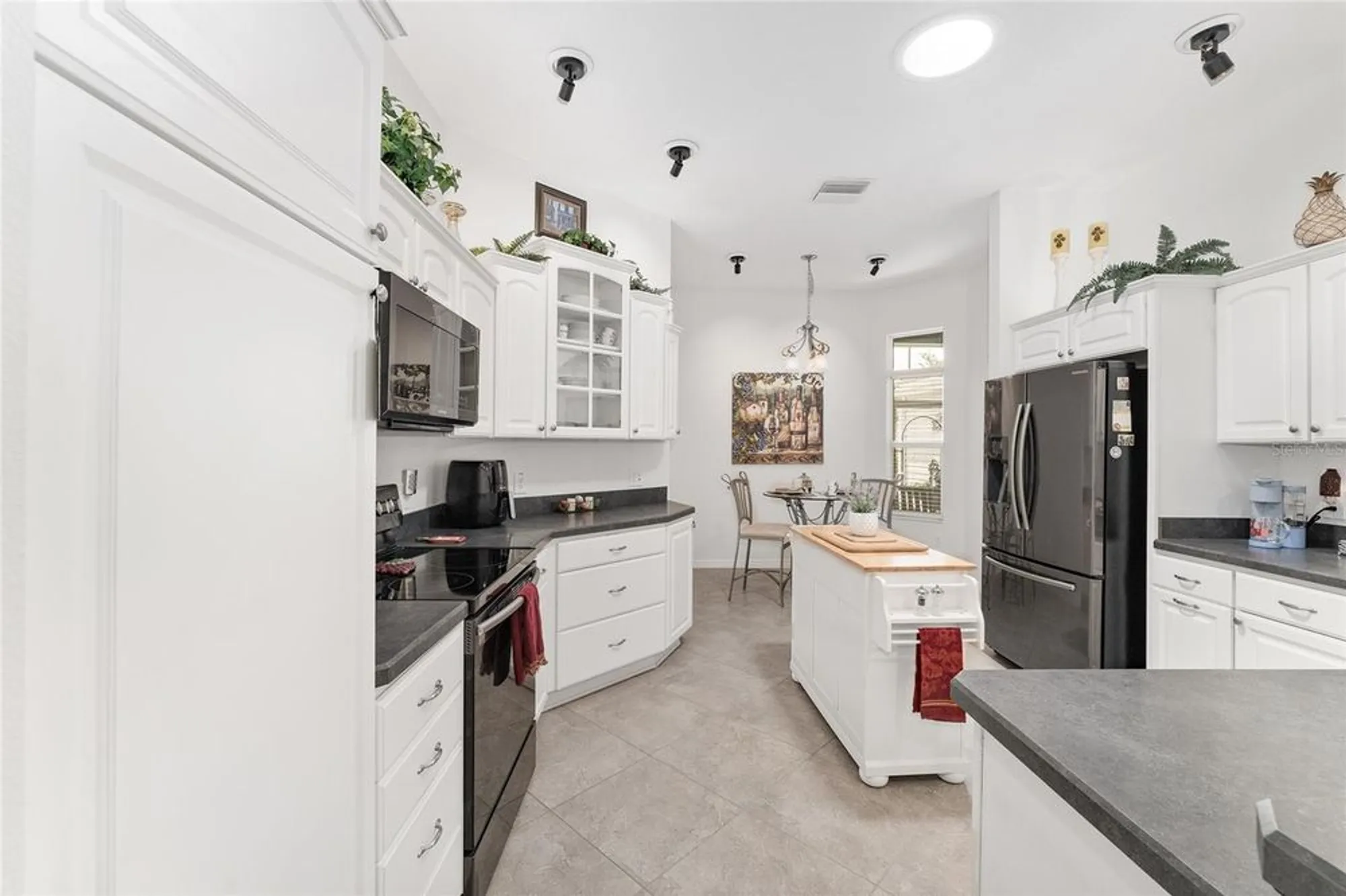 Property Slideshow image 16 of 47 | 506 deauville ct, The Villages, FL, 32163