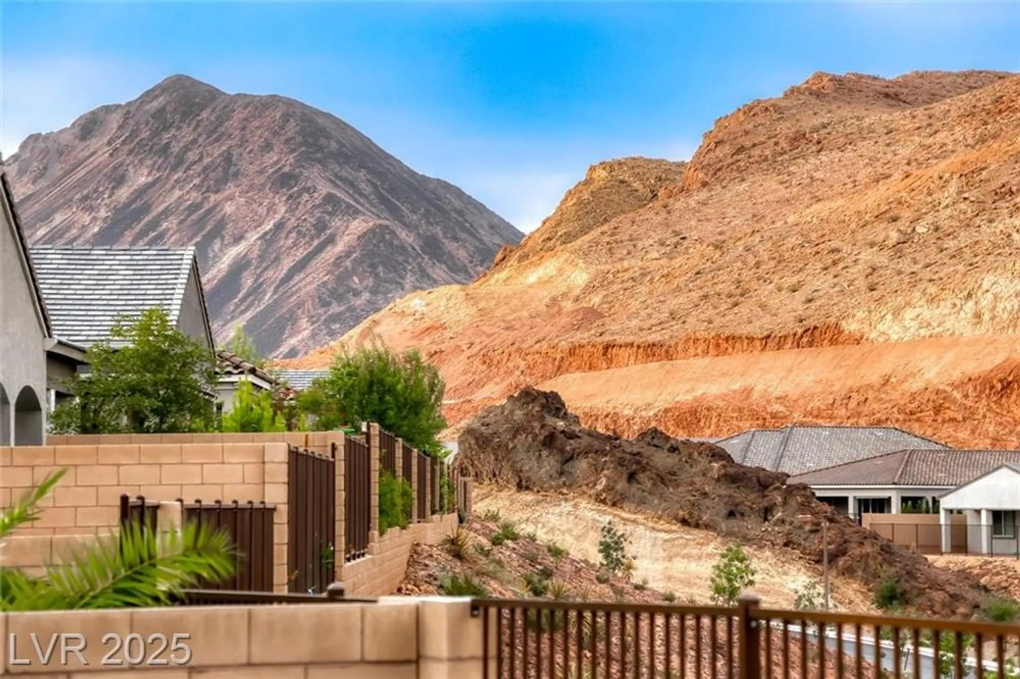 Property Slideshow image 47 of 78 | 32 tatahatso point st, Henderson, NV, 89011