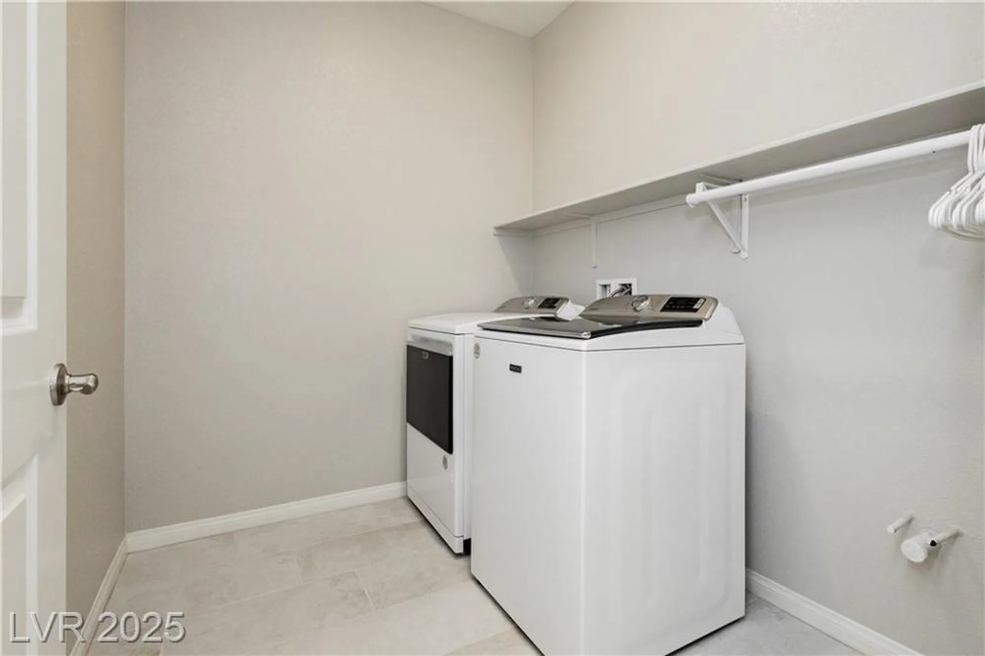 Property Slideshow image 22 of 47 | 7511 phoenix falls st, North Las Vegas, NV, 89084