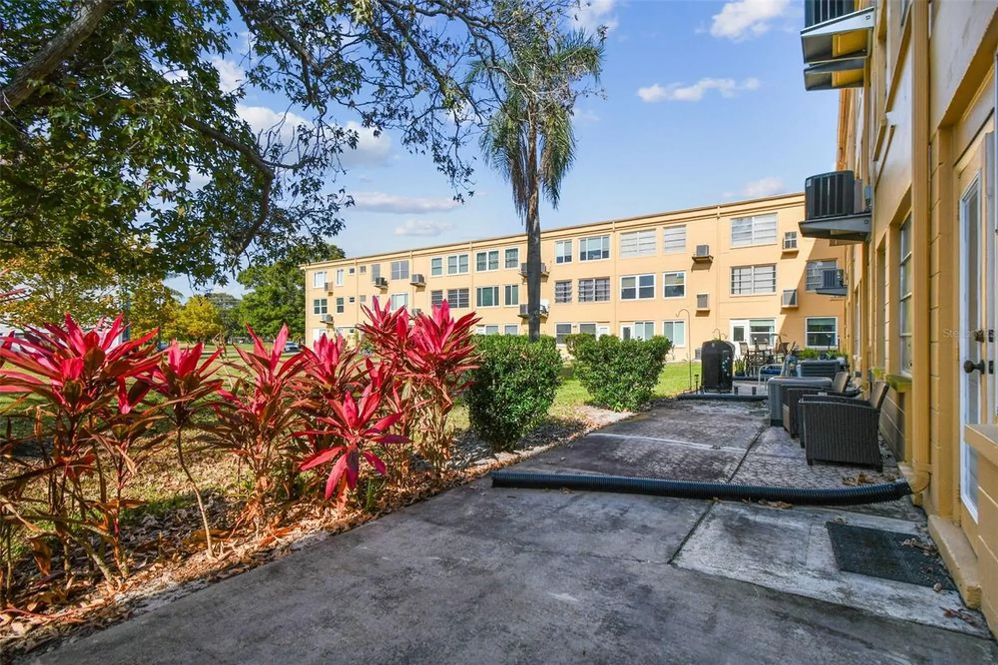 Property Slideshow image 31 of 73 | 2466 ecuadorian way apt 6, Clearwater, FL, 33763