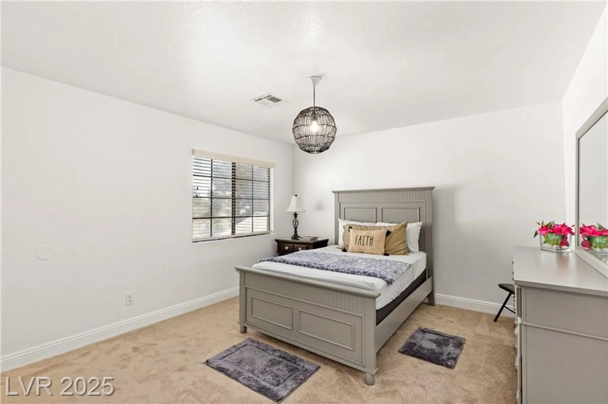 Property Slideshow image 25 of 47 | 5553 singing hills dr, Las Vegas, NV, 89130