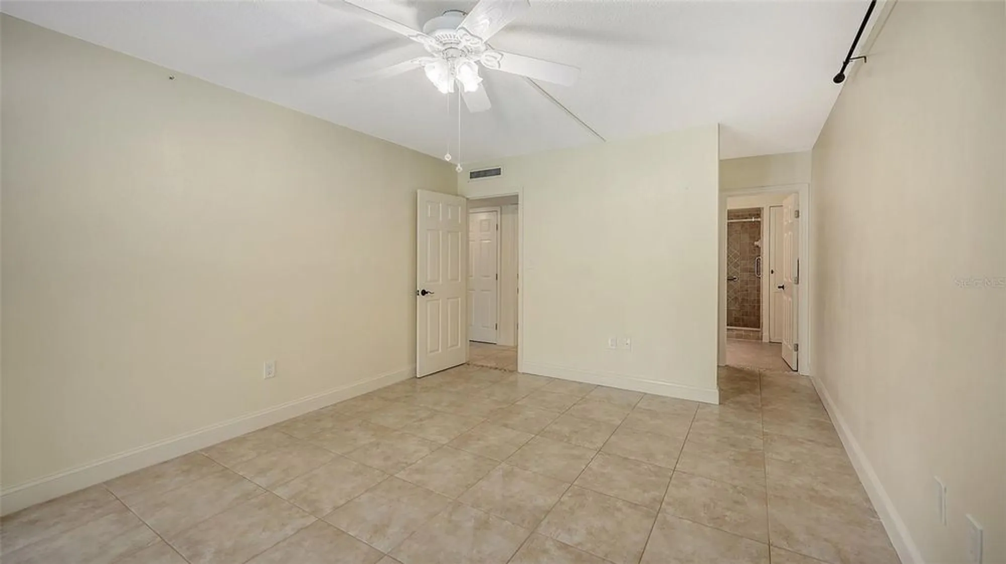 Property Slideshow image 49 of 91 | 225 hourglass way apt 103, Sarasota, FL, 34242