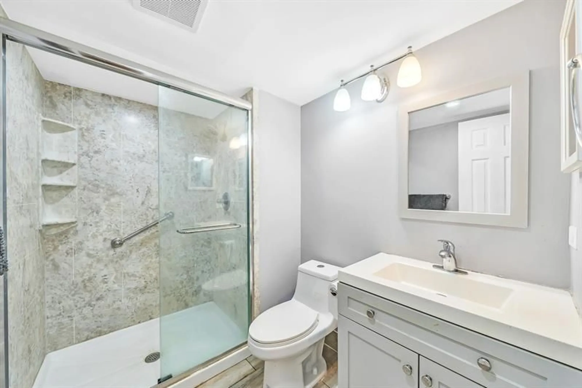 Property Slideshow image 16 of 33 | 8980 s hollybrook blvd 204, Pembroke Pines, FL, 33025
