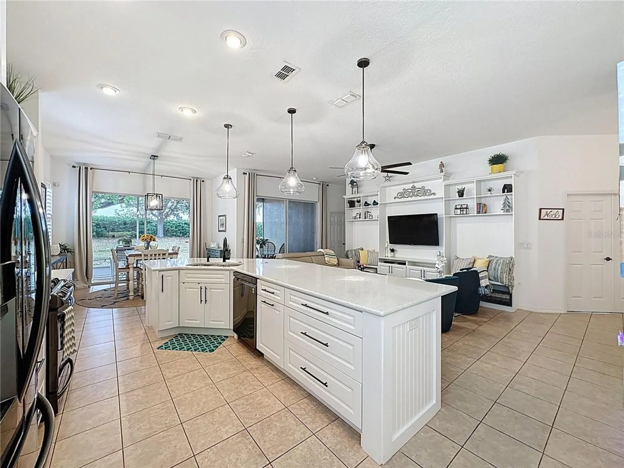 Property Slideshow image 21 of 78 | 135 crepe myrtle dr, Groveland, FL, 34736
