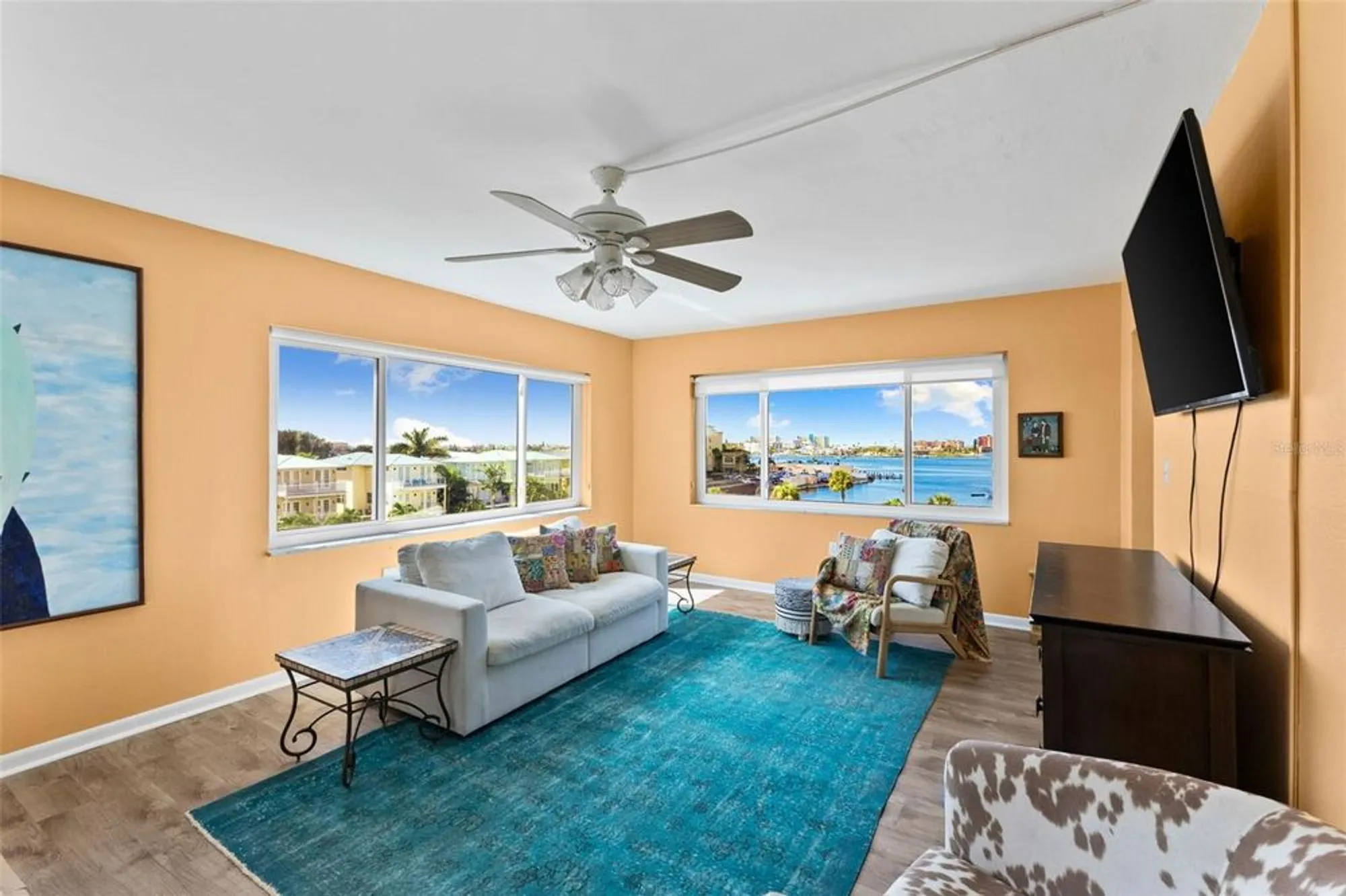 Property Slideshow image 6 of 46 | 4550 cove cir apt 501, Saint Petersburg, FL, 33708
