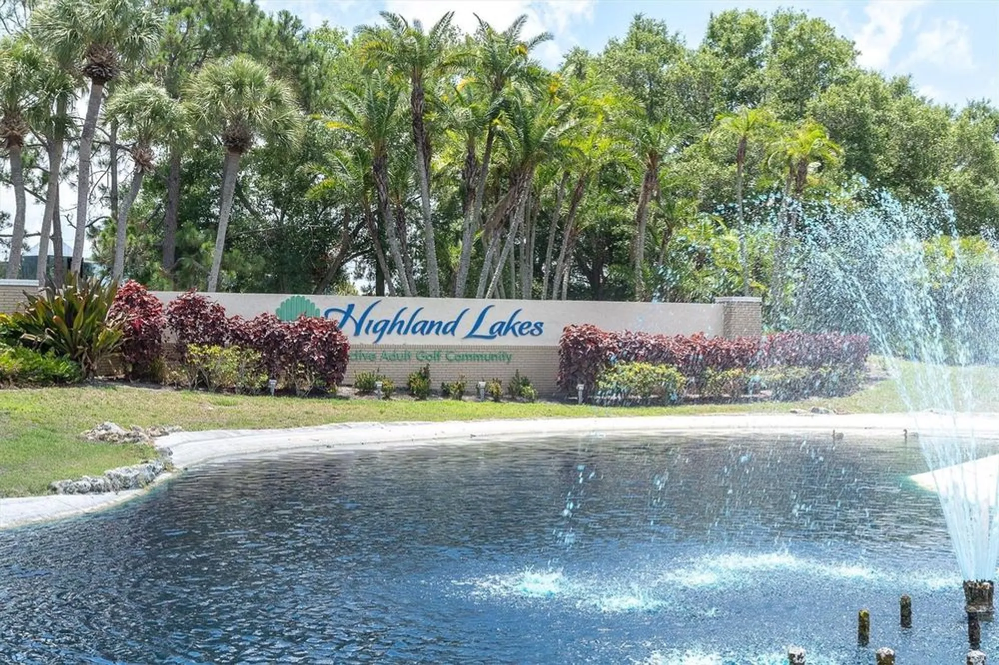 Property Slideshow image 1 of 31 | 2846 highlands blvd d, Palm Harbor, FL, 34684