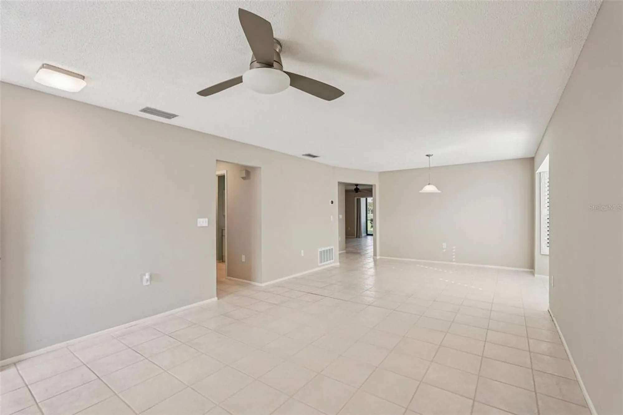 Property Slideshow image 10 of 47 | 5755 avista dr # 5755, Sarasota, FL, 34243