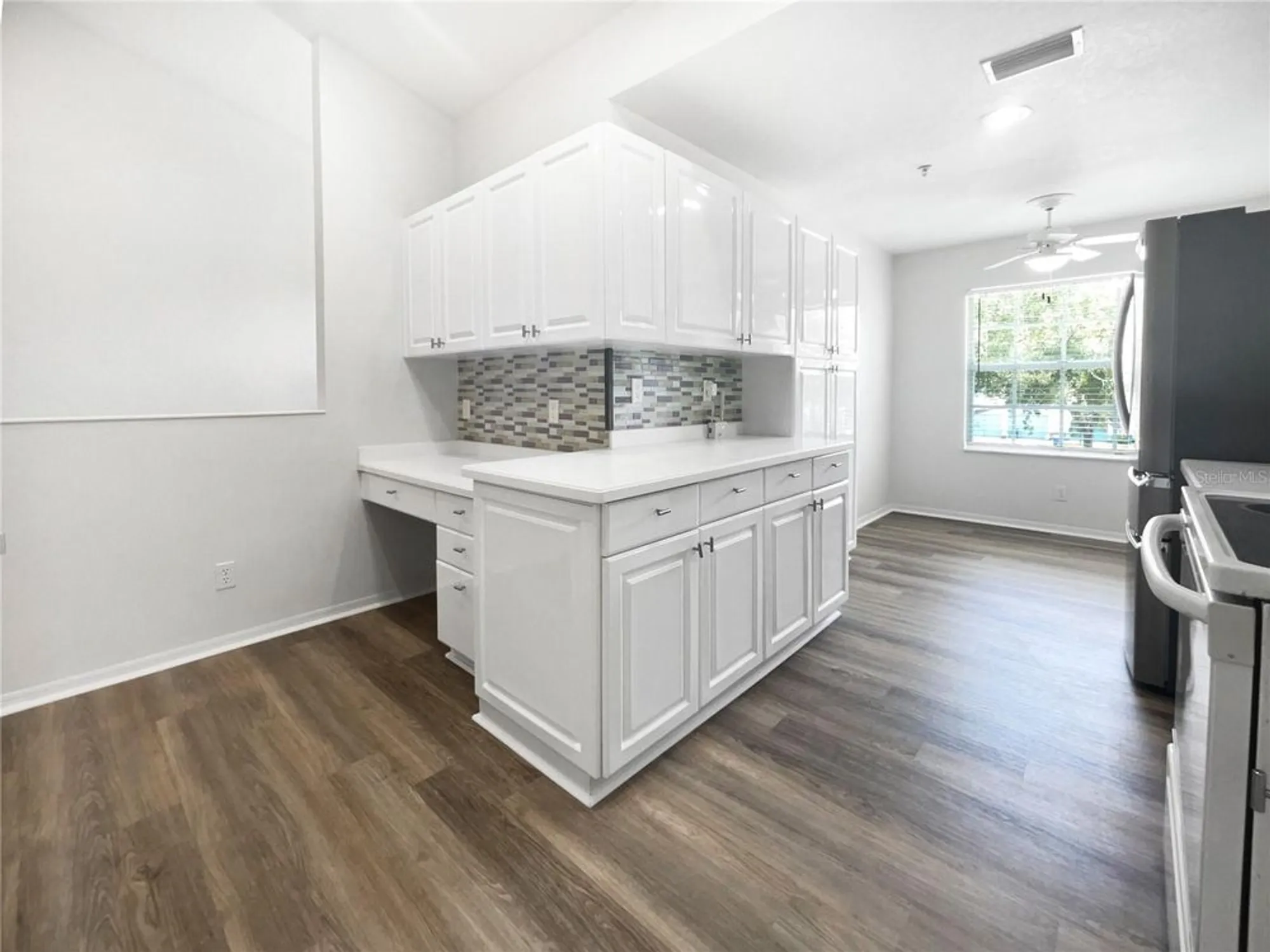 Property Slideshow image 6 of 29 | 6629 pineview ter # 5-201, Bradenton, FL, 34203