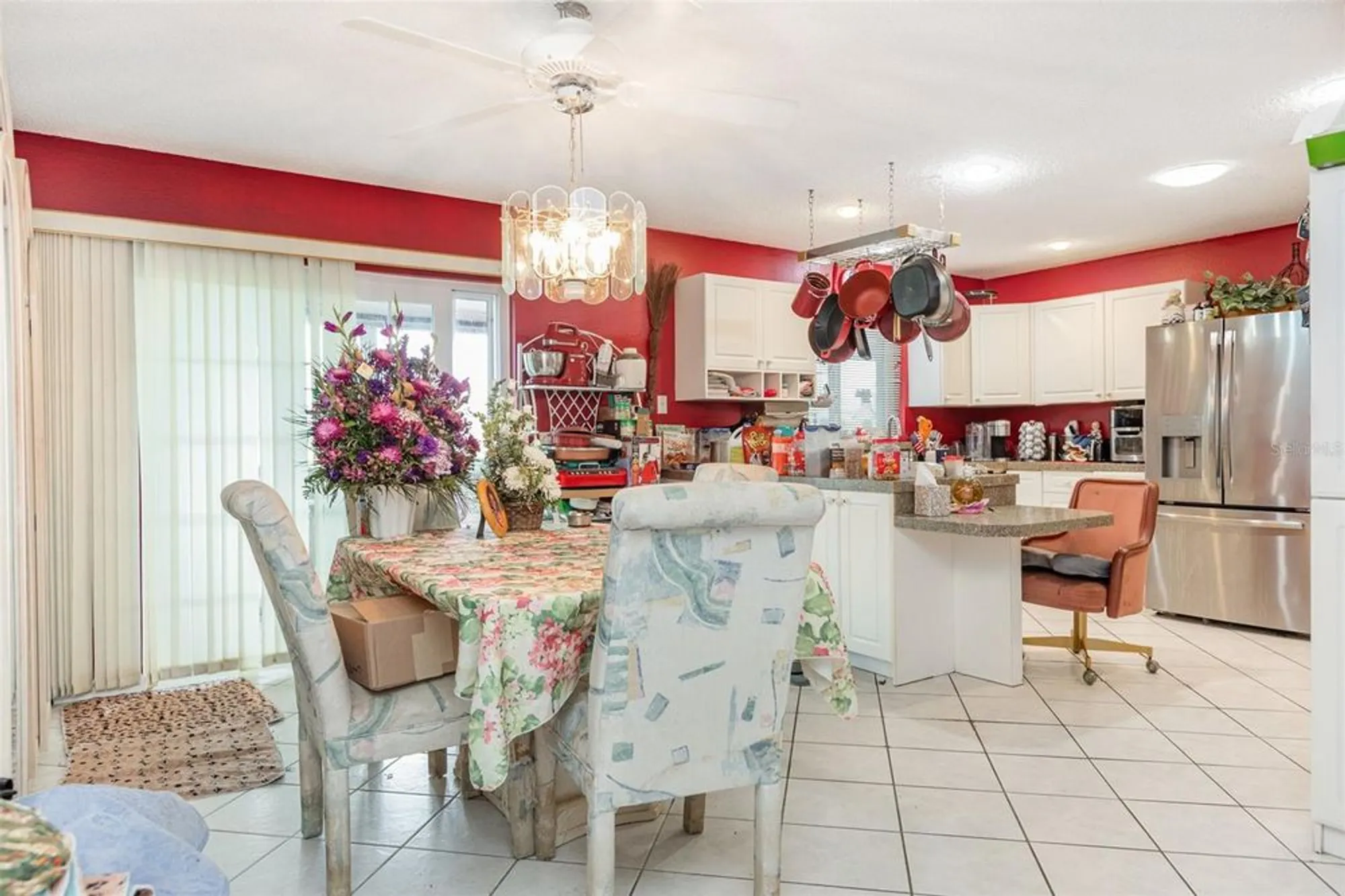 Property Slideshow image 11 of 48 | 305 cranston pl, Sun City Center, FL, 33573
