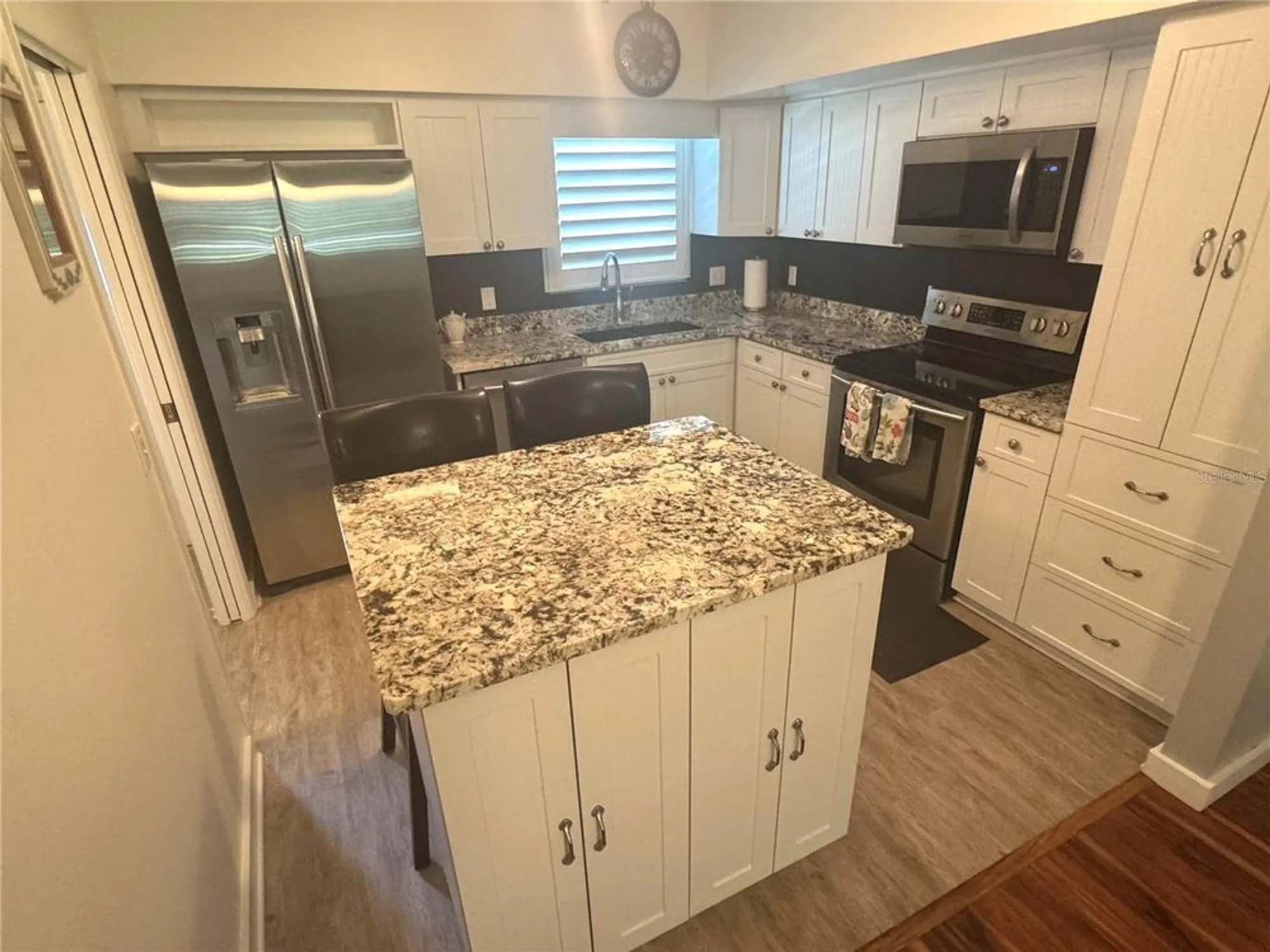 Property Slideshow image 10 of 37 | 2262 swedish dr 6, Clearwater, FL, 33763