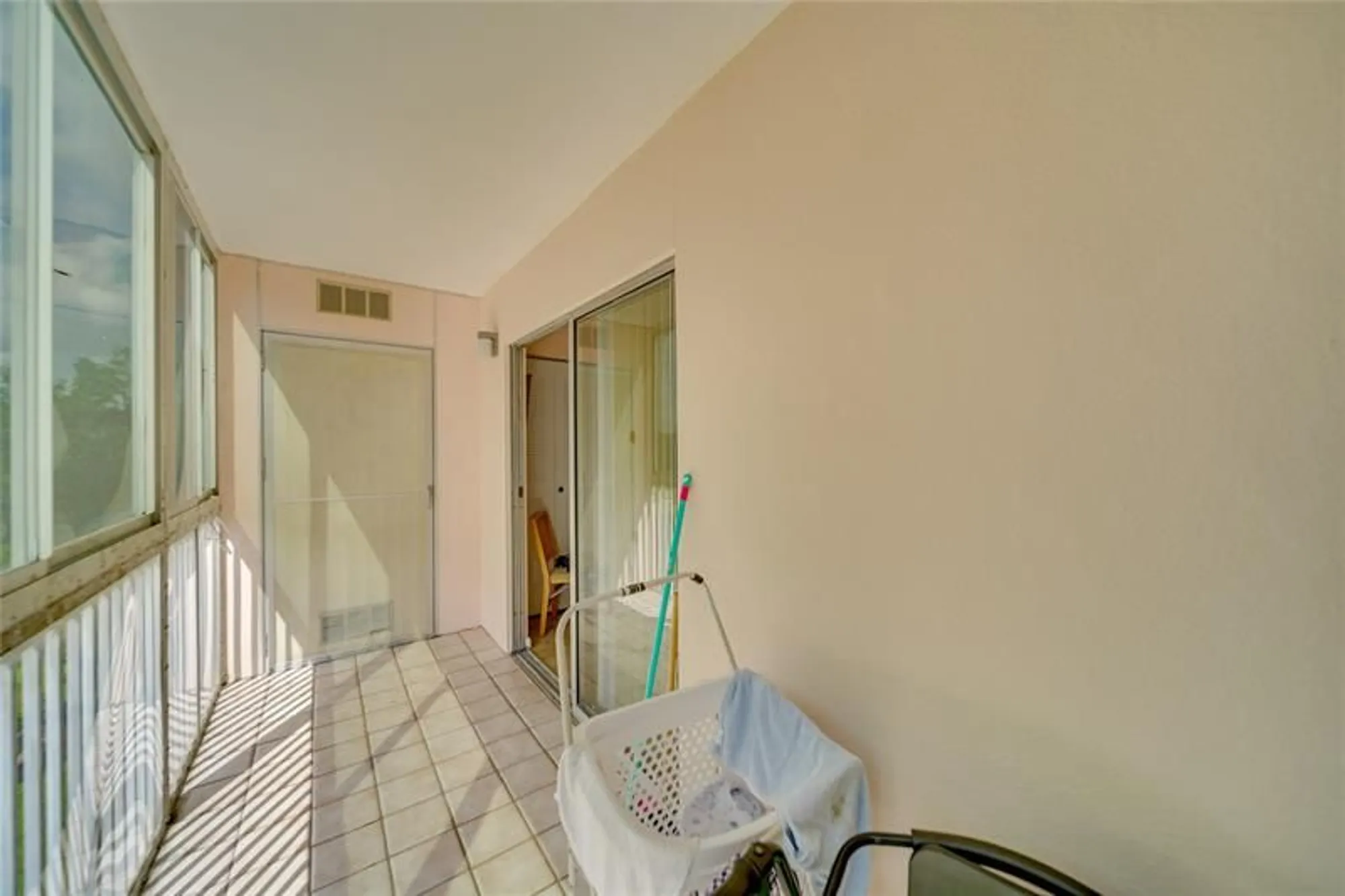 Property Slideshow image 13 of 44 | 13250 sw 7th ct 303l, Pembroke Pines, FL, 33027