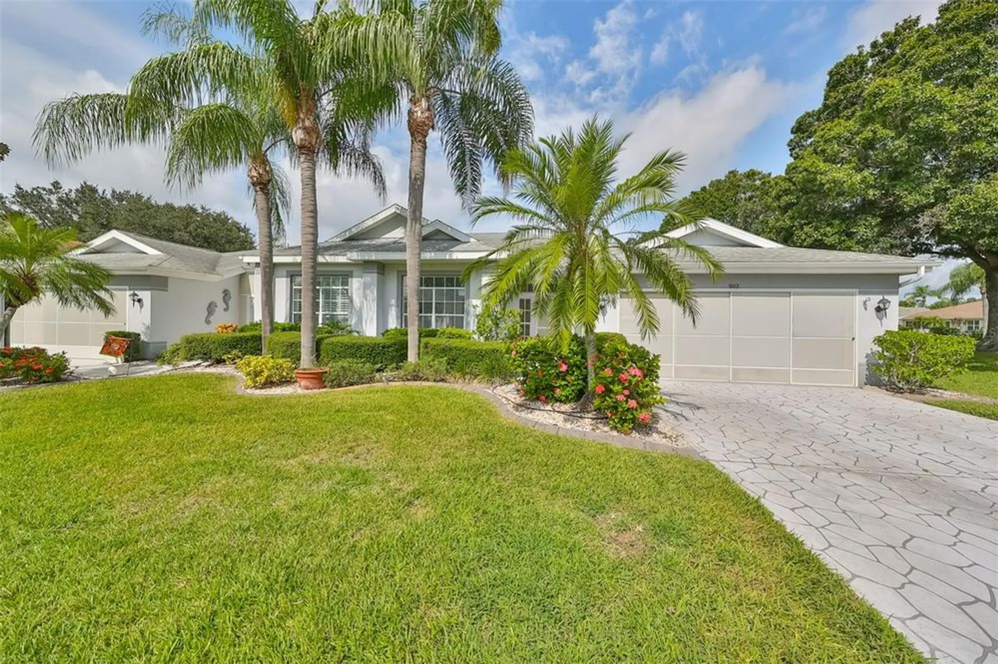 Property Slideshow image 1 of 42 | 902 mcdaniel st, Sun City Center, FL, 33573