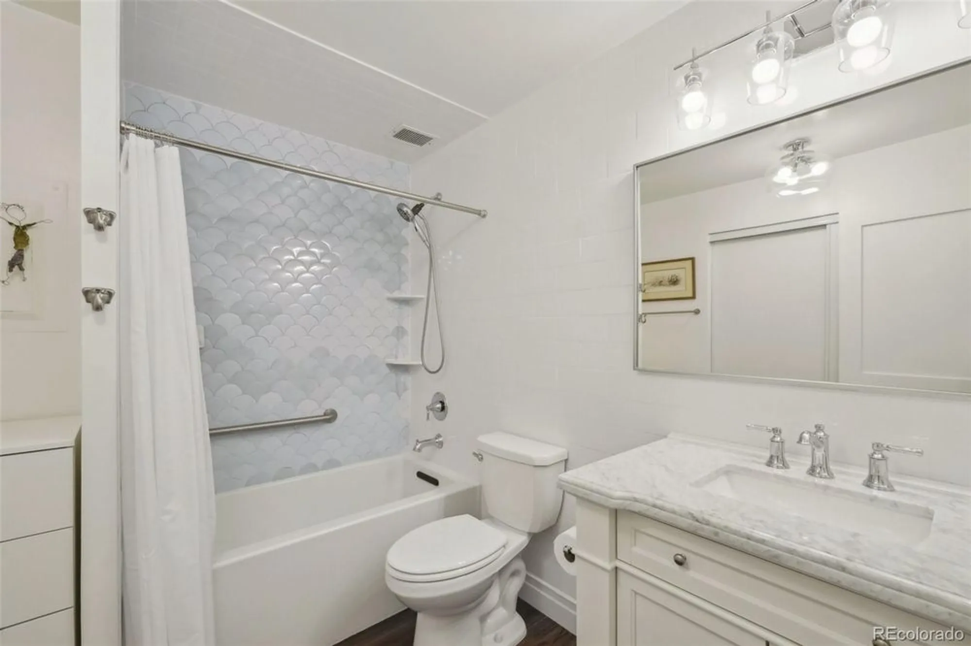 Property Slideshow image 11 of 19 | 705 s alton way 4d, Denver, CO, 80247