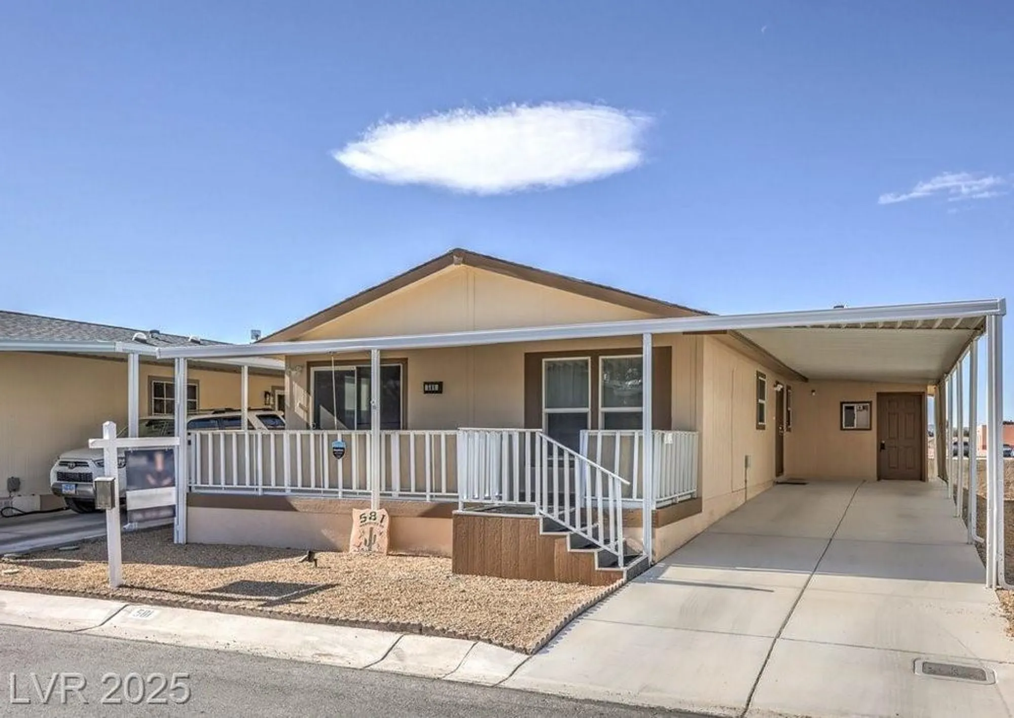 Property Slideshow image 6 of 44 | 581 montecito dr, Pahrump, NV, 89048