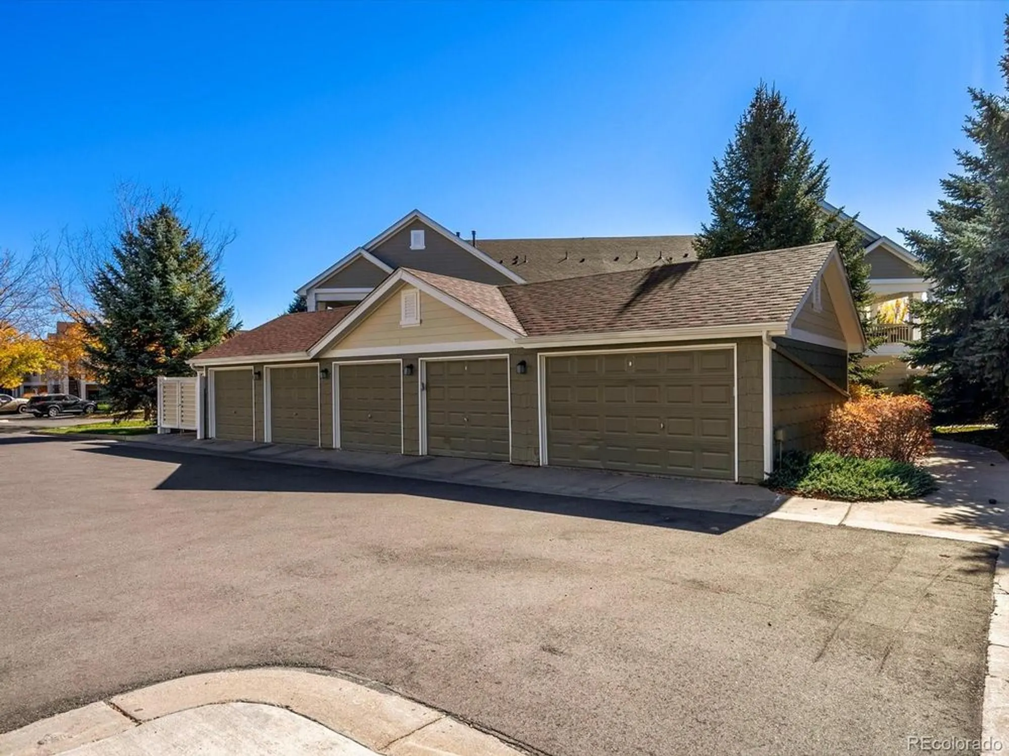 Property Slideshow image 28 of 32 | 4645 hahns peak dr unit 201, Loveland, CO, 80538