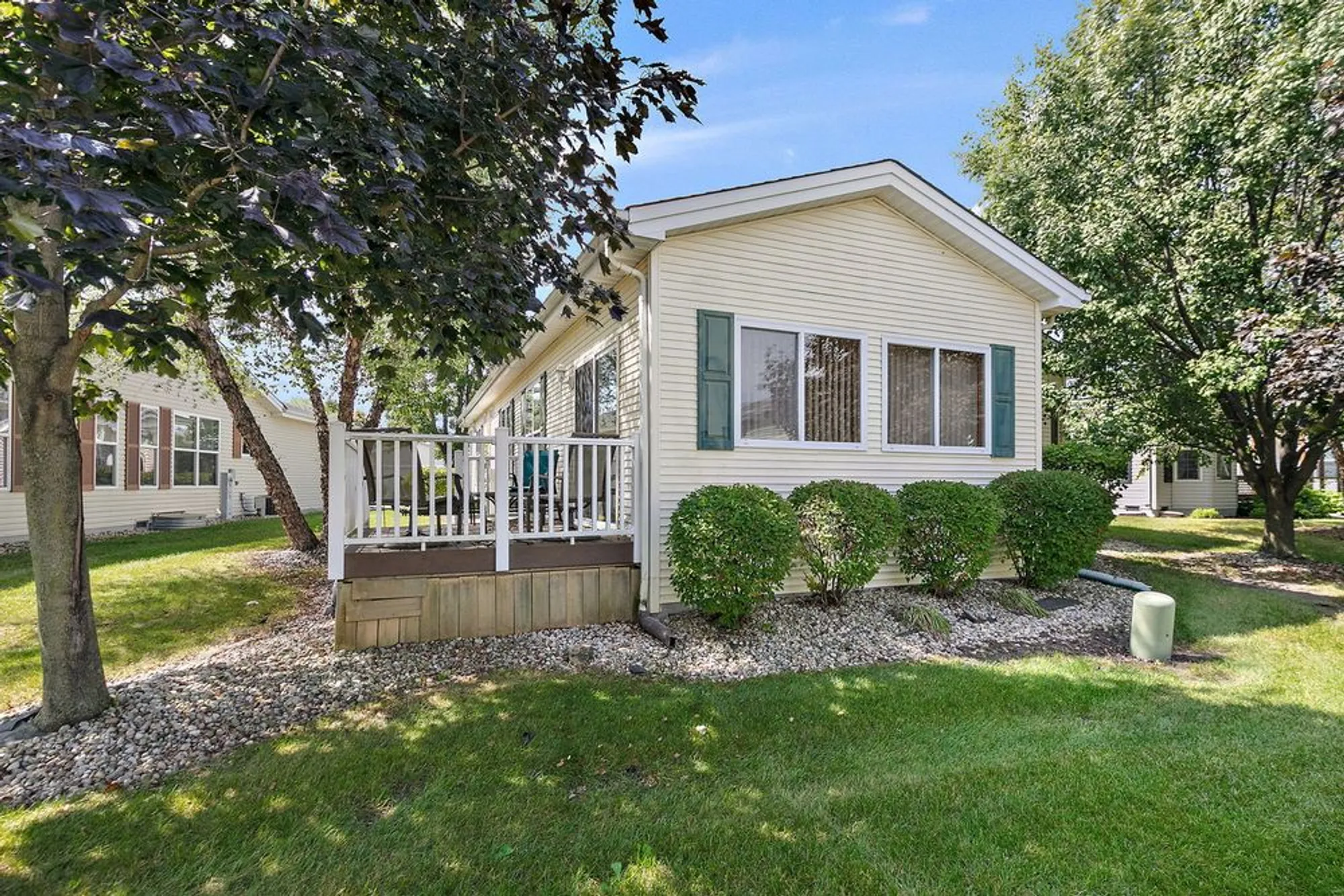 Property Slideshow image 24 of 31 | 115 hunter ct, Grayslake, IL, 60030