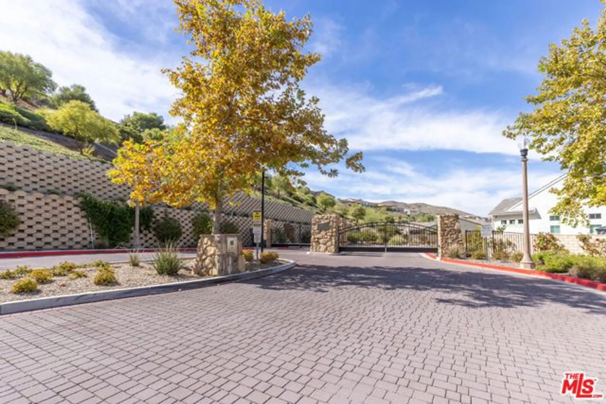 Property Slideshow image 33 of 33 | 25105 citron ln, Canyon Country, CA, 91387