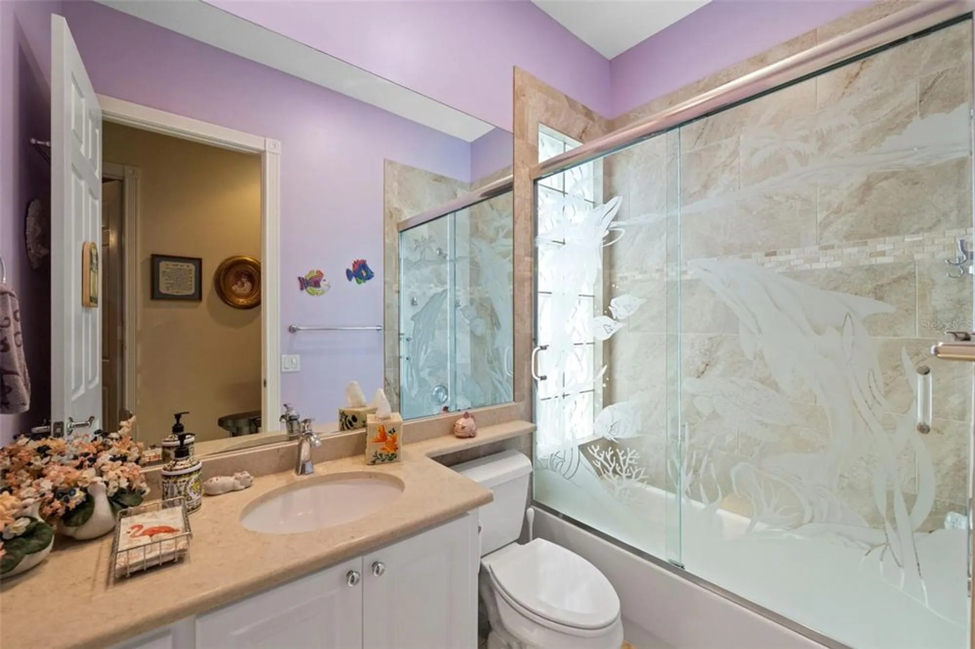 Property Slideshow image 21 of 62 | 5791 girona pl, Sarasota, FL, 34238