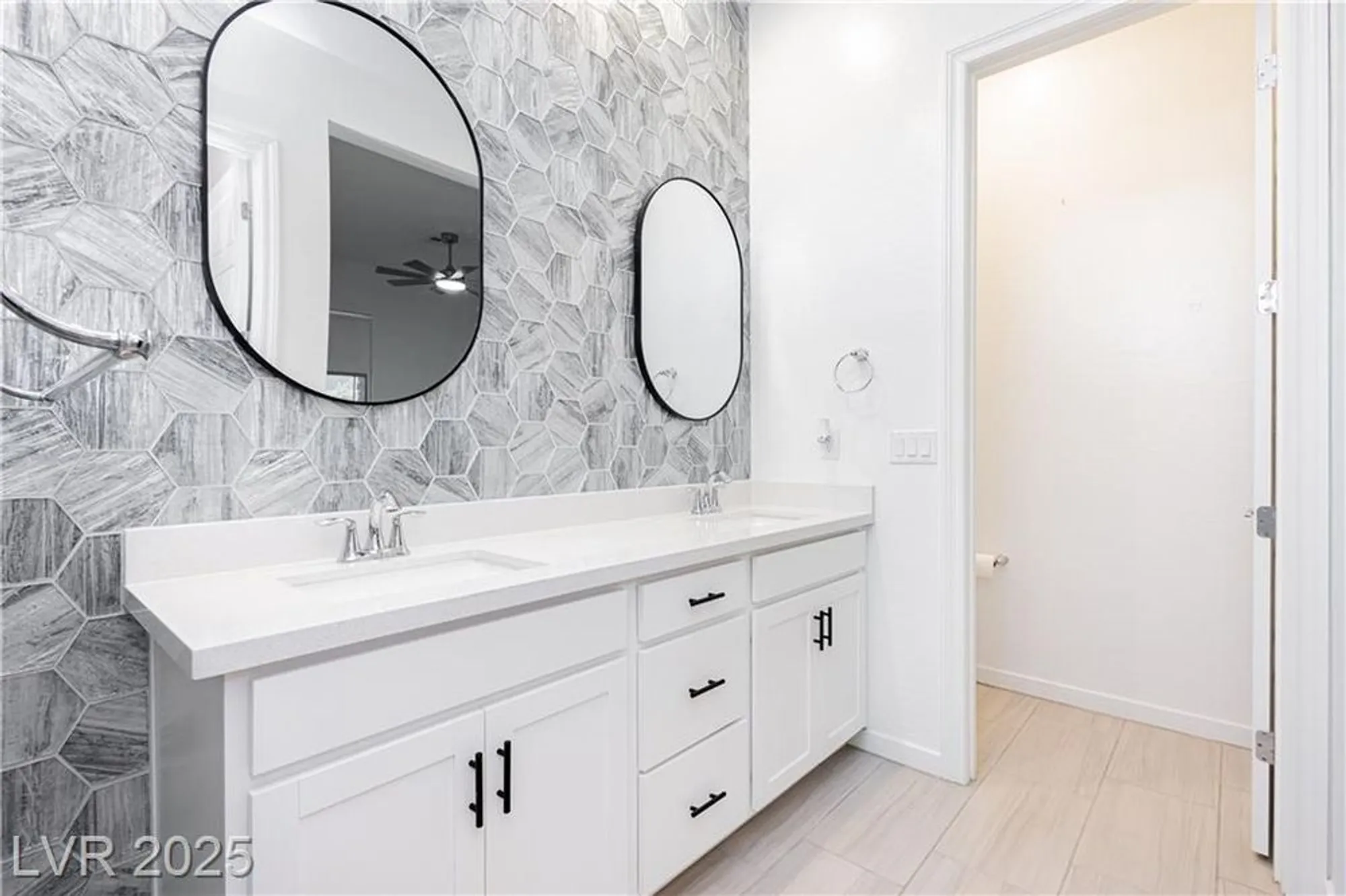 Property Slideshow image 28 of 45 | 901 allister fields ln, Las Vegas, NV, 89138