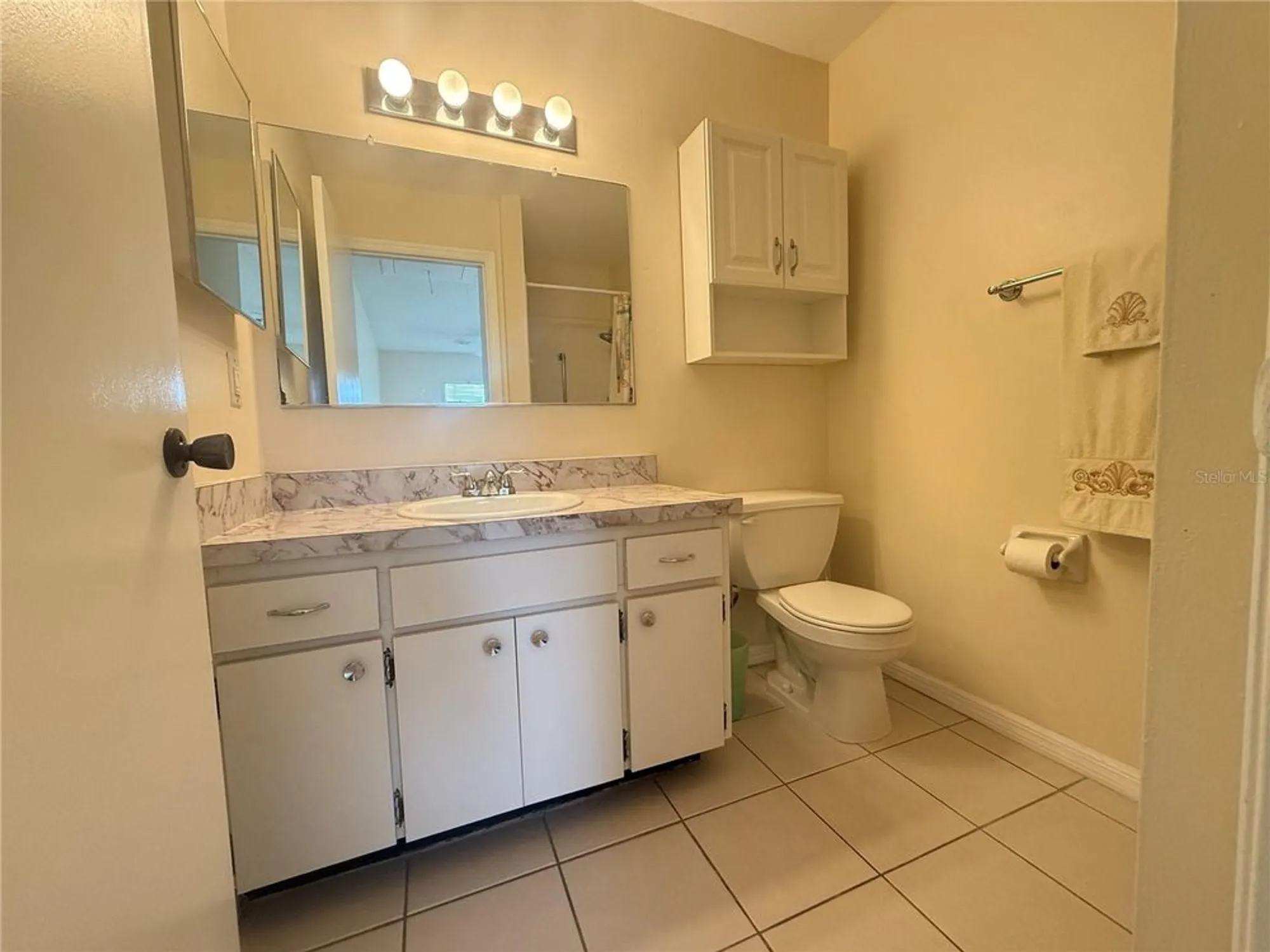 Property Slideshow image 27 of 37 | 407 feltham trl unit b, Sun City Center, FL, 33573