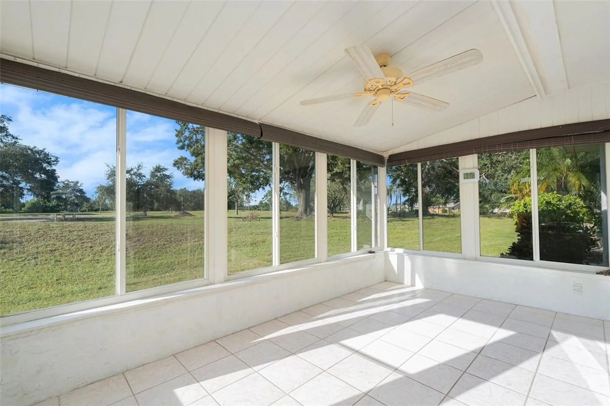 Property Slideshow image 25 of 35 | 382 club manor dr, Sun City Center, FL, 33573
