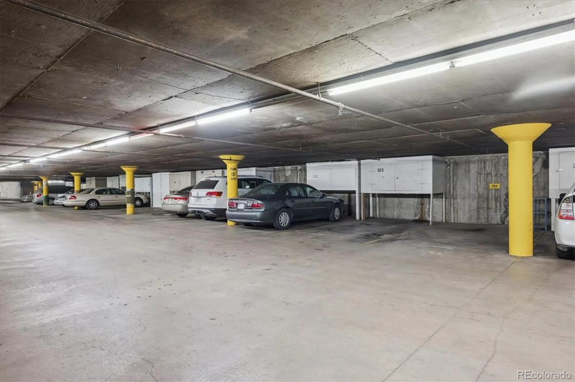 Property Slideshow image 18 of 49 | 580 s clinton st apt 12c, Denver, CO, 80247