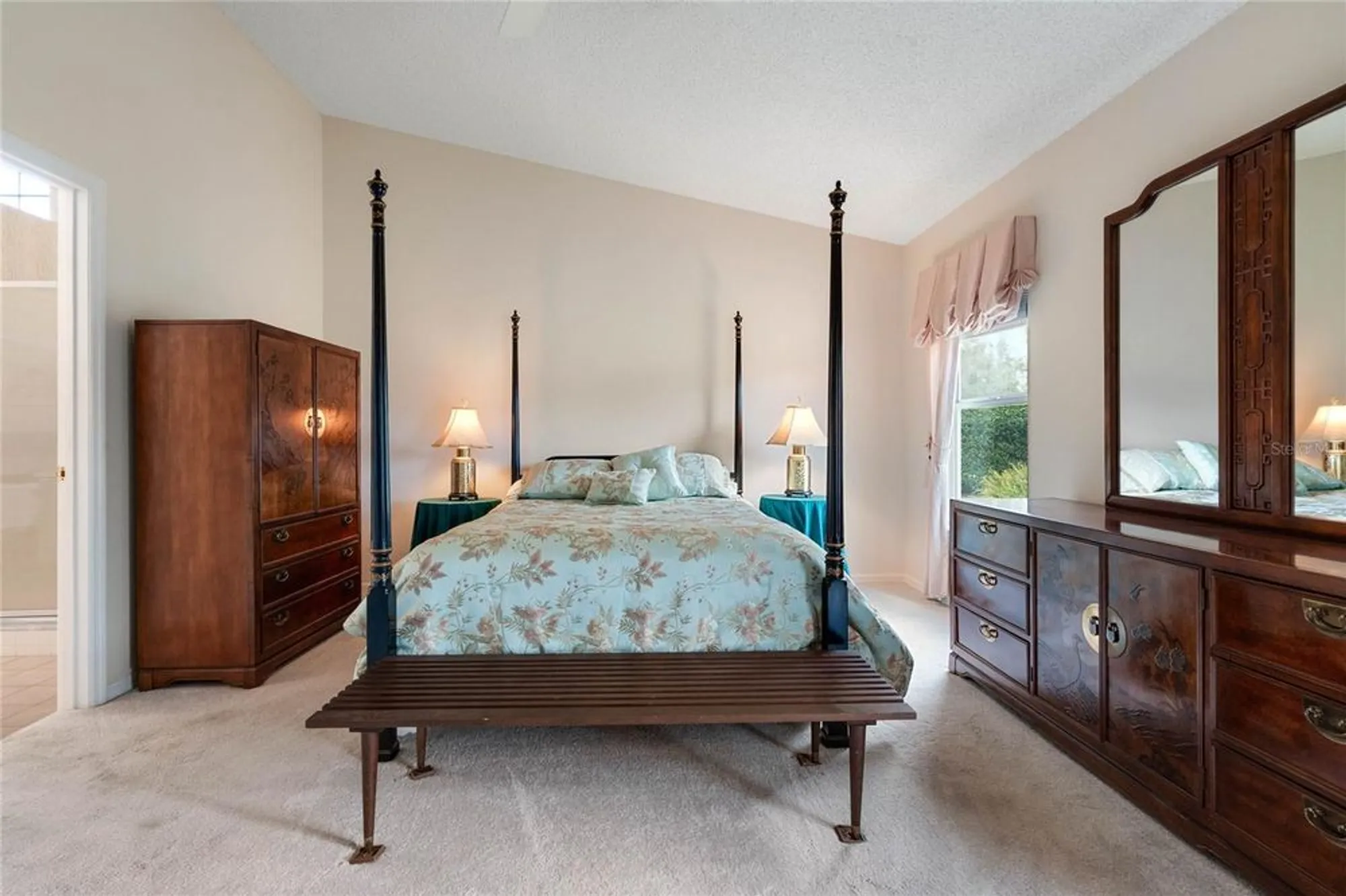 Property Slideshow image 22 of 59 | 25274 lost oak cir, Leesburg, FL, 34748