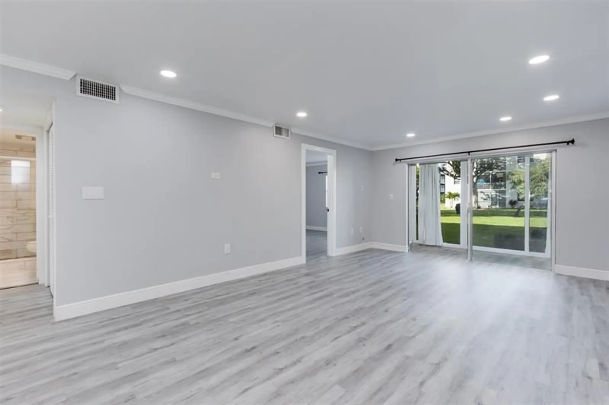 Property Slideshow image 17 of 43 | 9856 marina blvd 1314, Boca Raton, FL, 33428