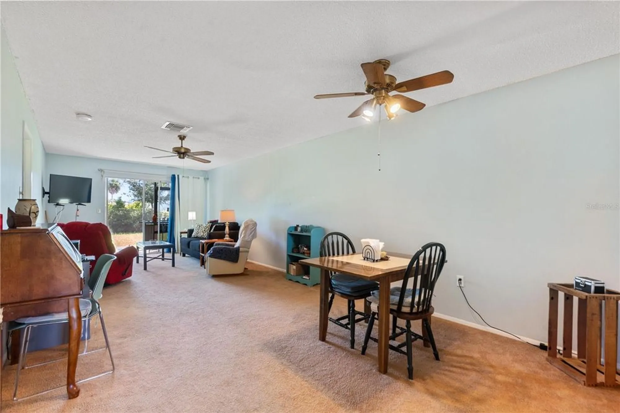 Property Slideshow image 5 of 20 | 11310 carriage hill dr apt 4, Port Richey, FL, 34668