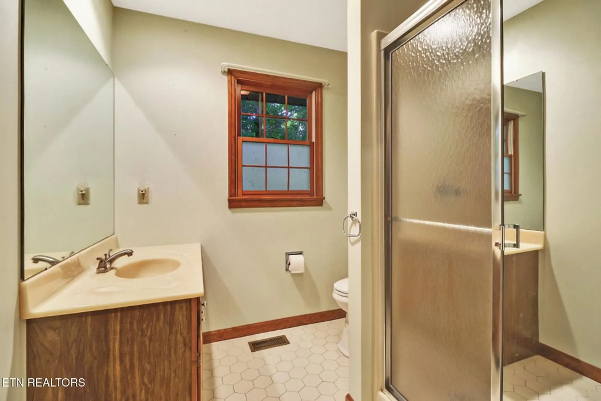 Property Slideshow image 34 of 51 | 143 sugarbush cir, Crossville, TN, 38558