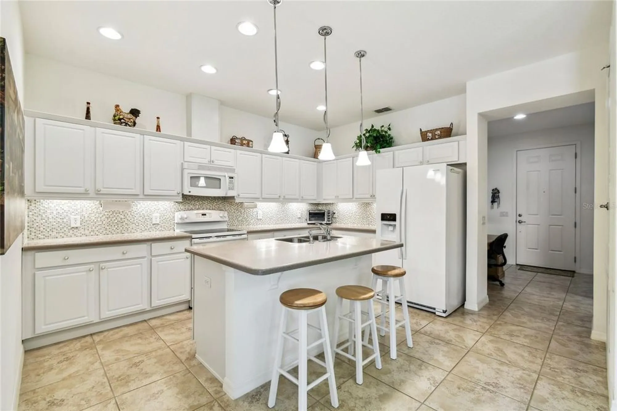 Property Slideshow image 14 of 63 | 3390 fallbrook dr, Kissimmee, FL, 34759