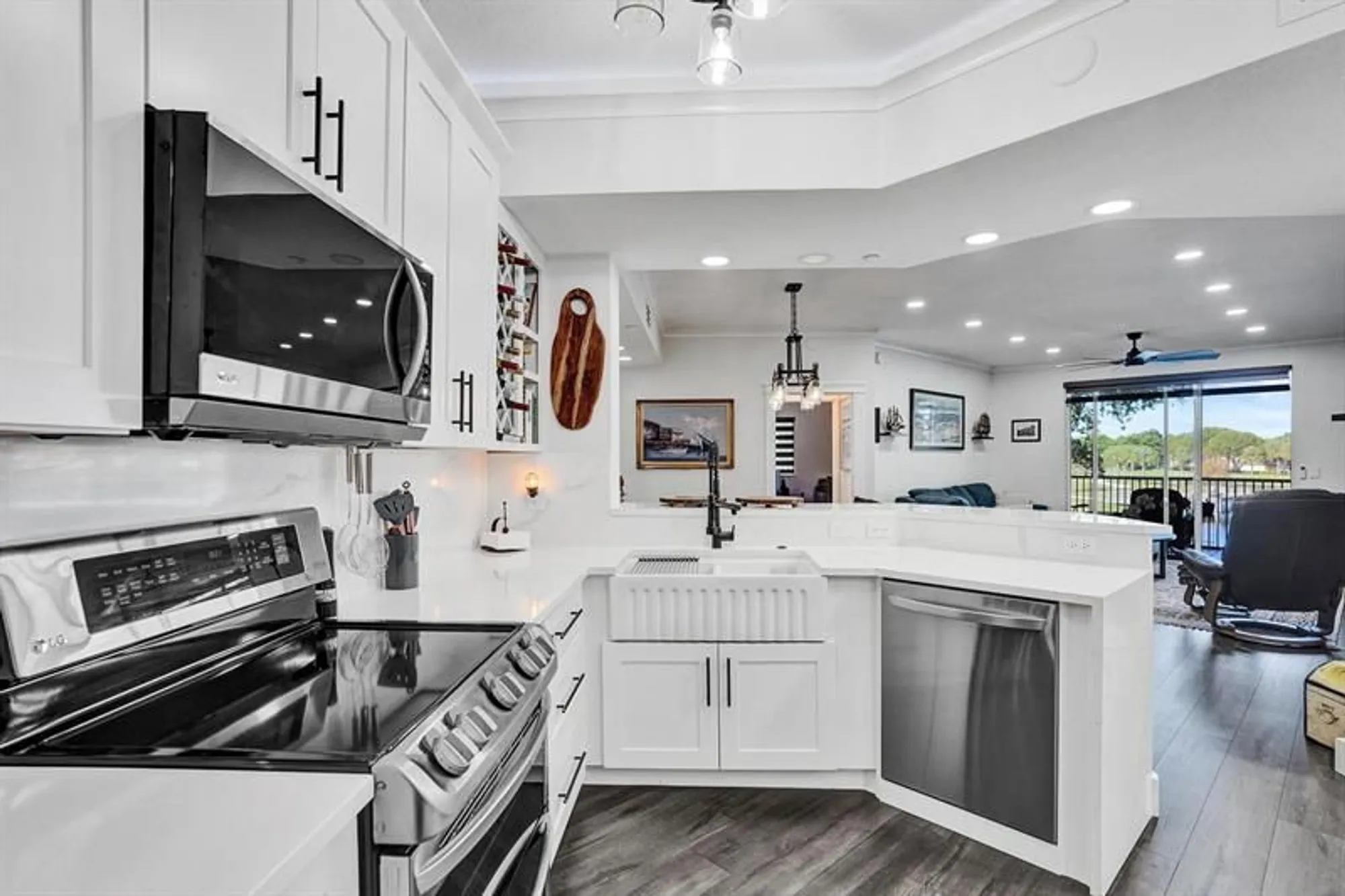 Property Slideshow image 8 of 57 | 7755 yardley dr 209, Tamarac, FL, 33321