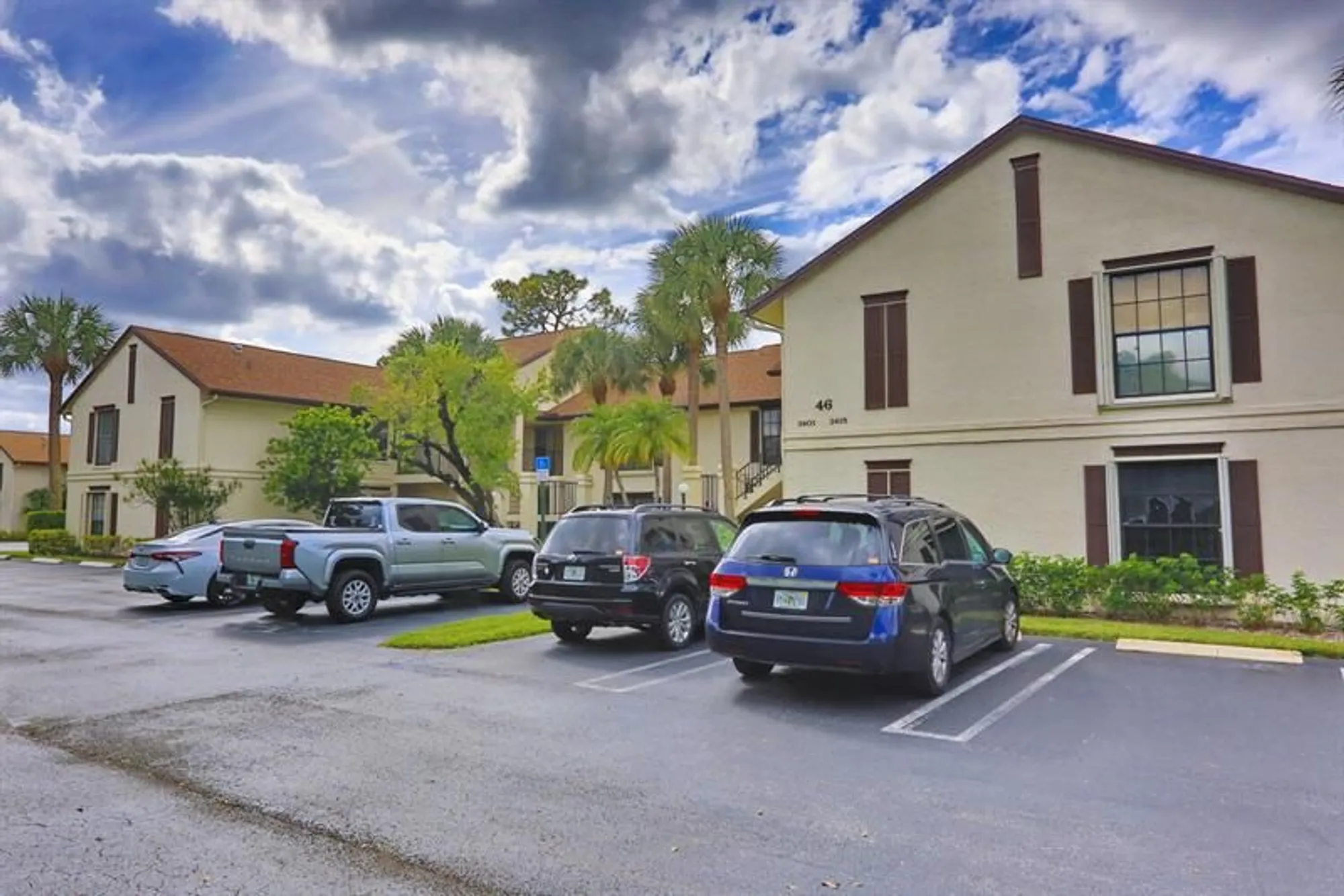 Property Slideshow image 7 of 52 | 3409 jog park dr # 3409, Greenacres, FL, 33467