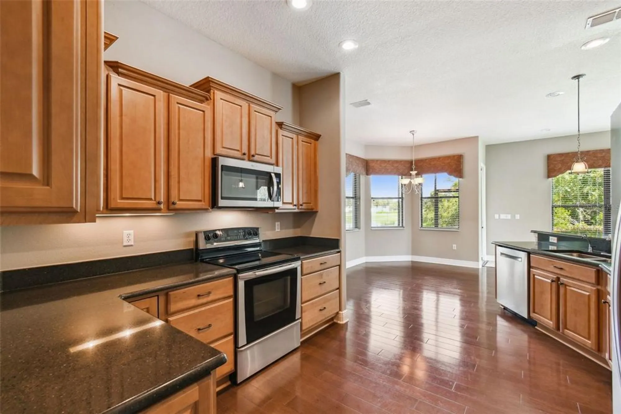 Property Slideshow image 14 of 57 | 313 santa barbara ln, Kissimmee, FL, 34759