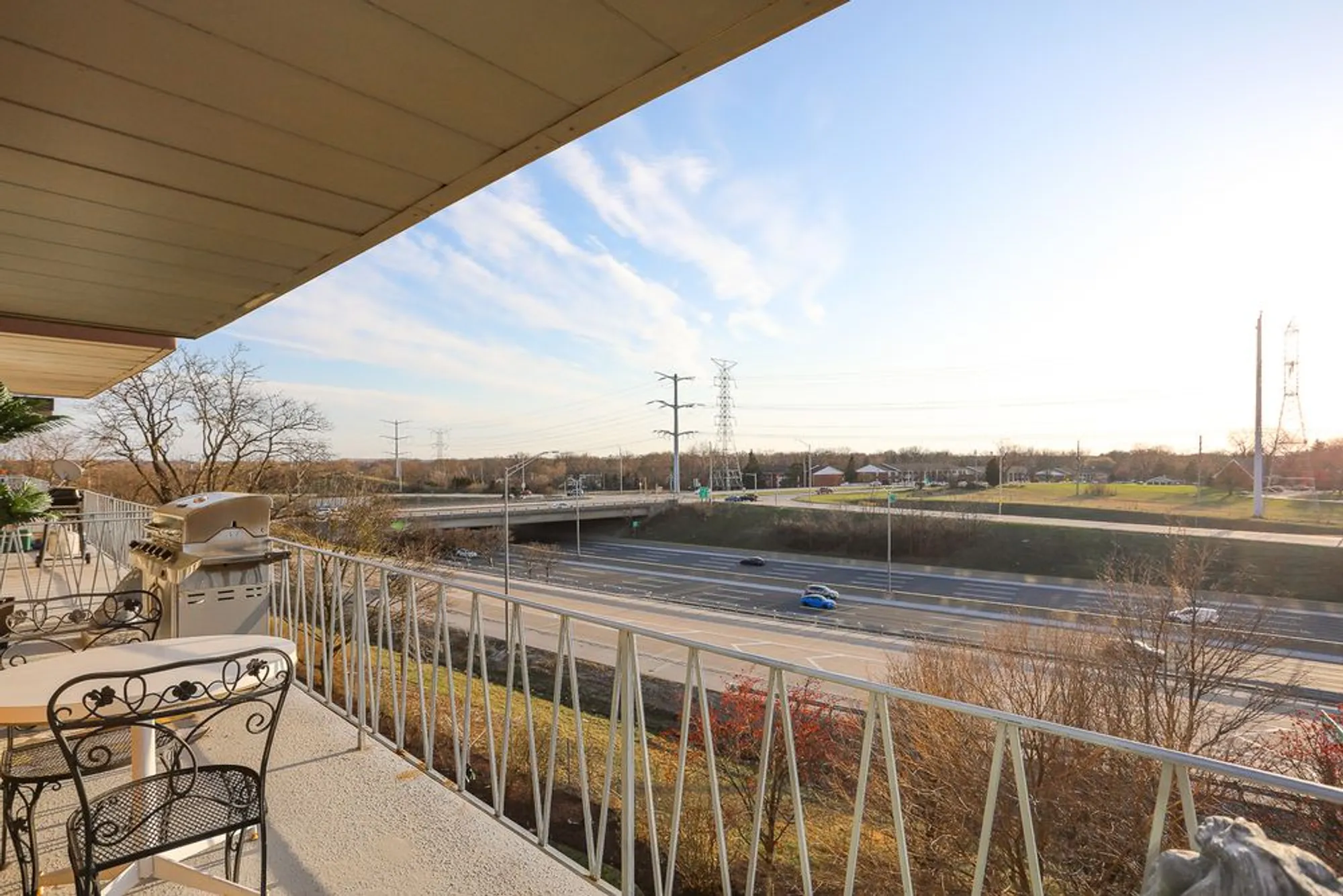 Property Slideshow image 14 of 32 | 2900 maple ave 19e, Downers Grove, IL, 60515