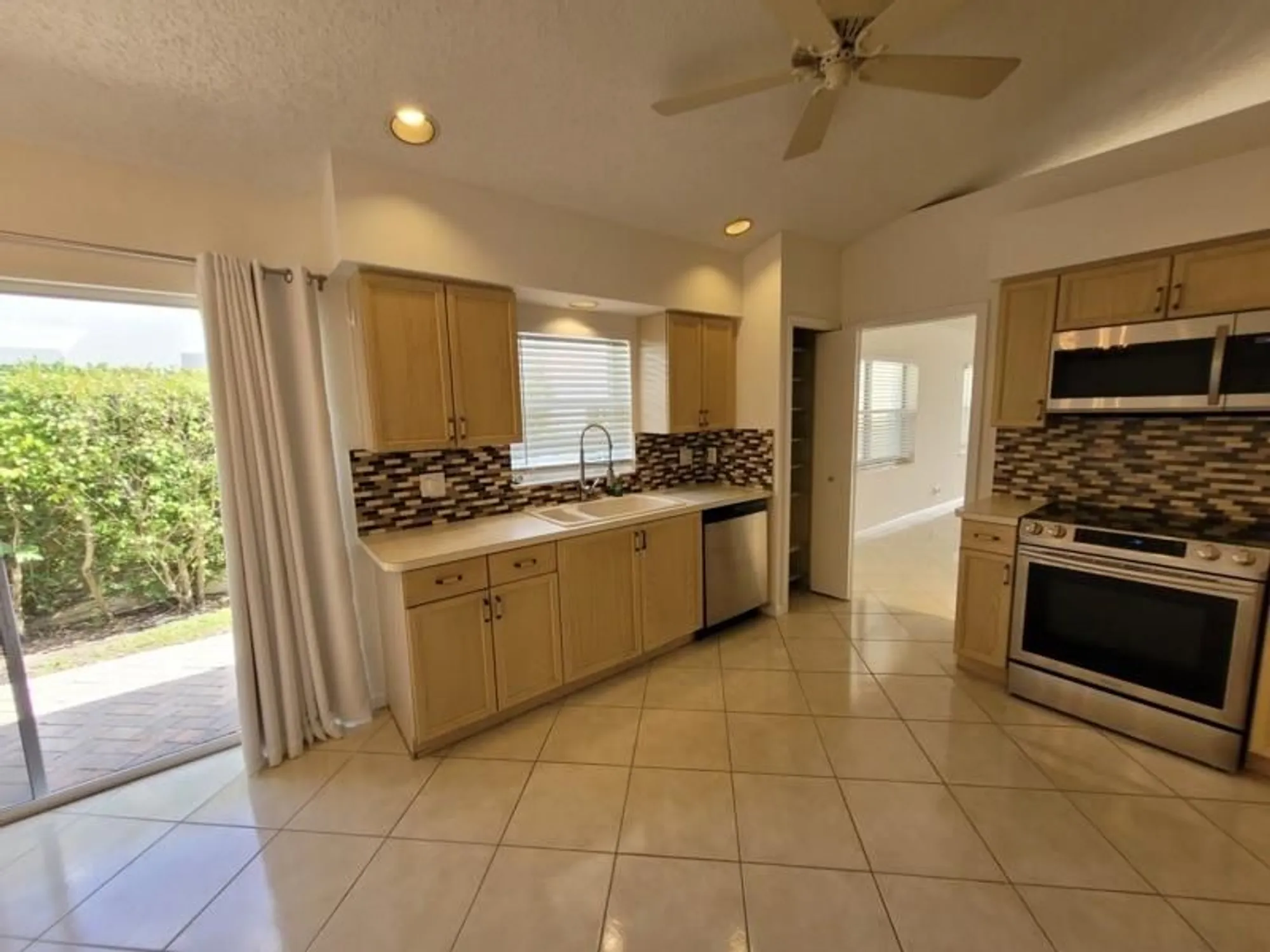 Property Slideshow image 9 of 43 | 11750 ripple rd, Boynton Beach, FL, 33437