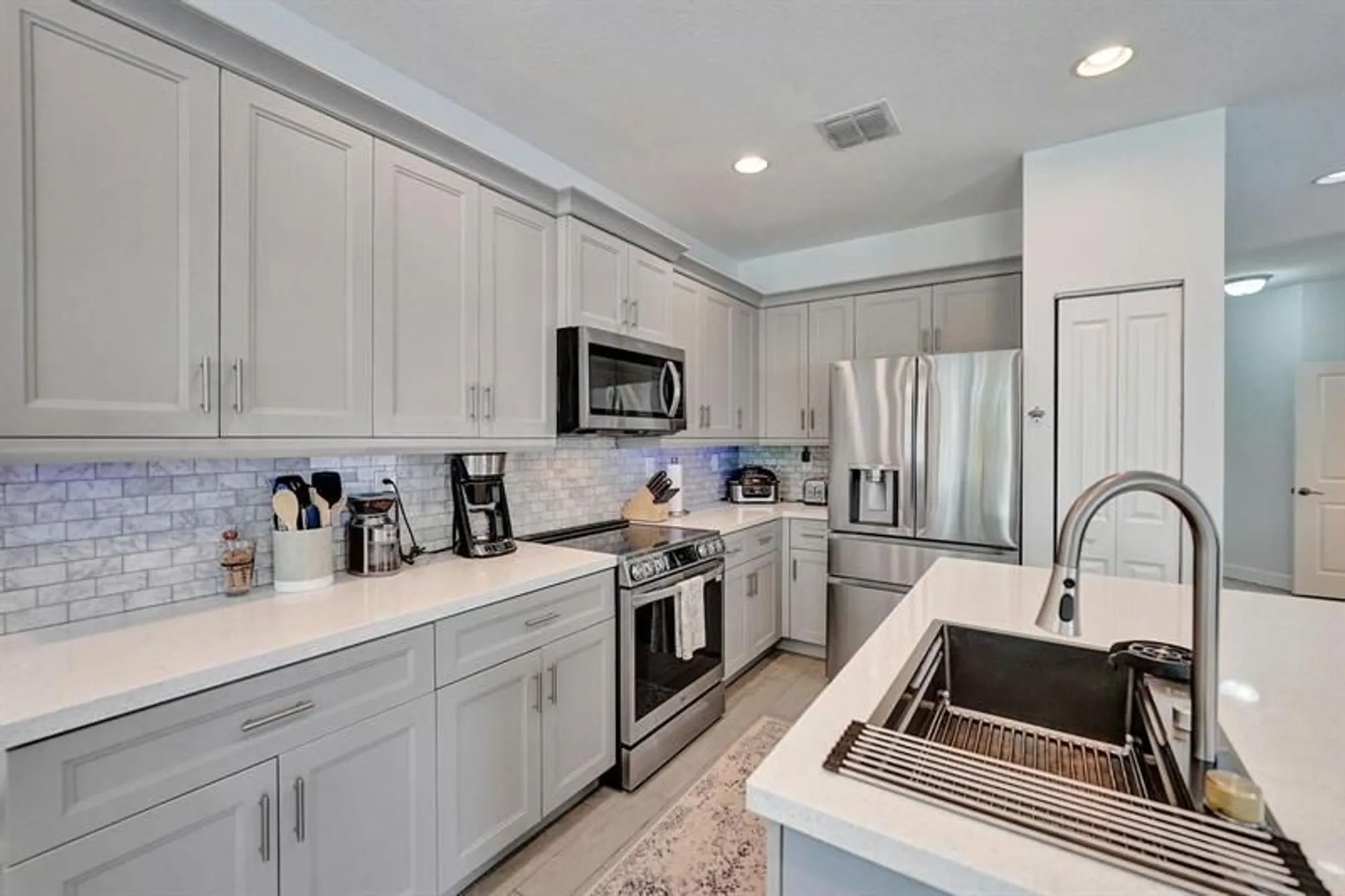 Property Slideshow image 18 of 47 | 4700 nw 48th ave, Tamarac, FL, 33319