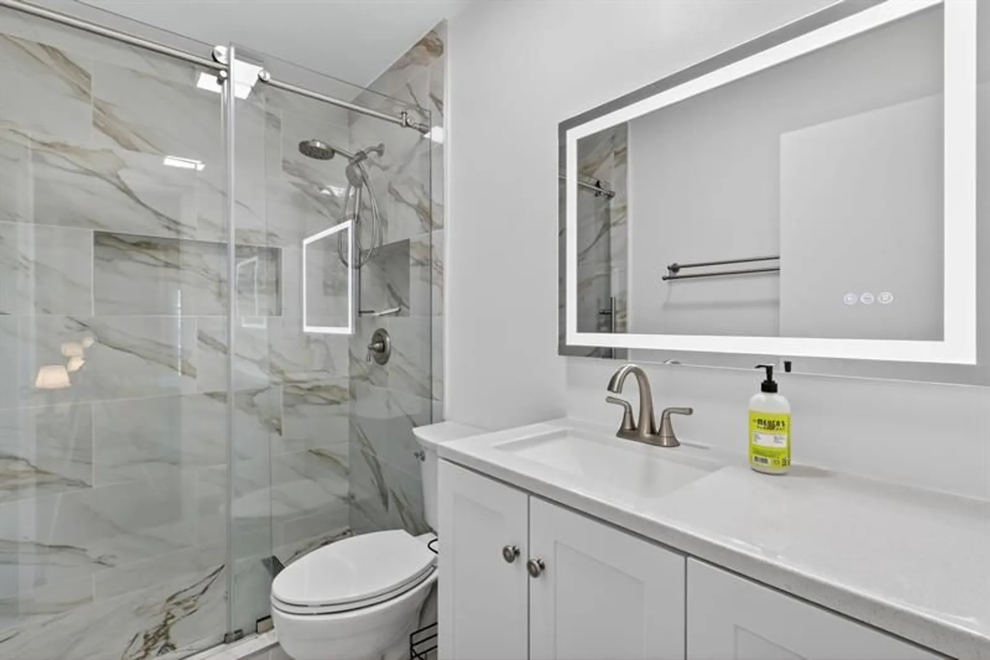 Property Slideshow image 23 of 52 | 448 franconia cir b, Lake Worth, FL, 33467