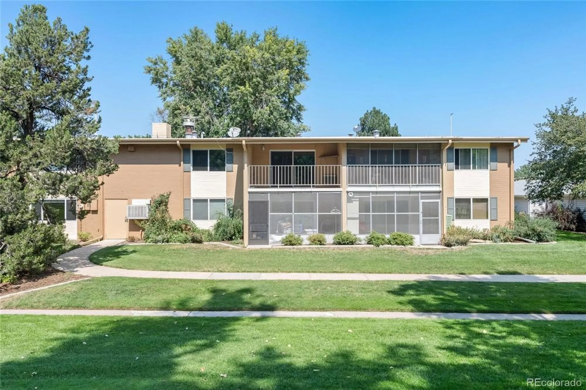 Property Slideshow image 1 of 19 | 765 s alton way 6b, Denver, CO, 80247
