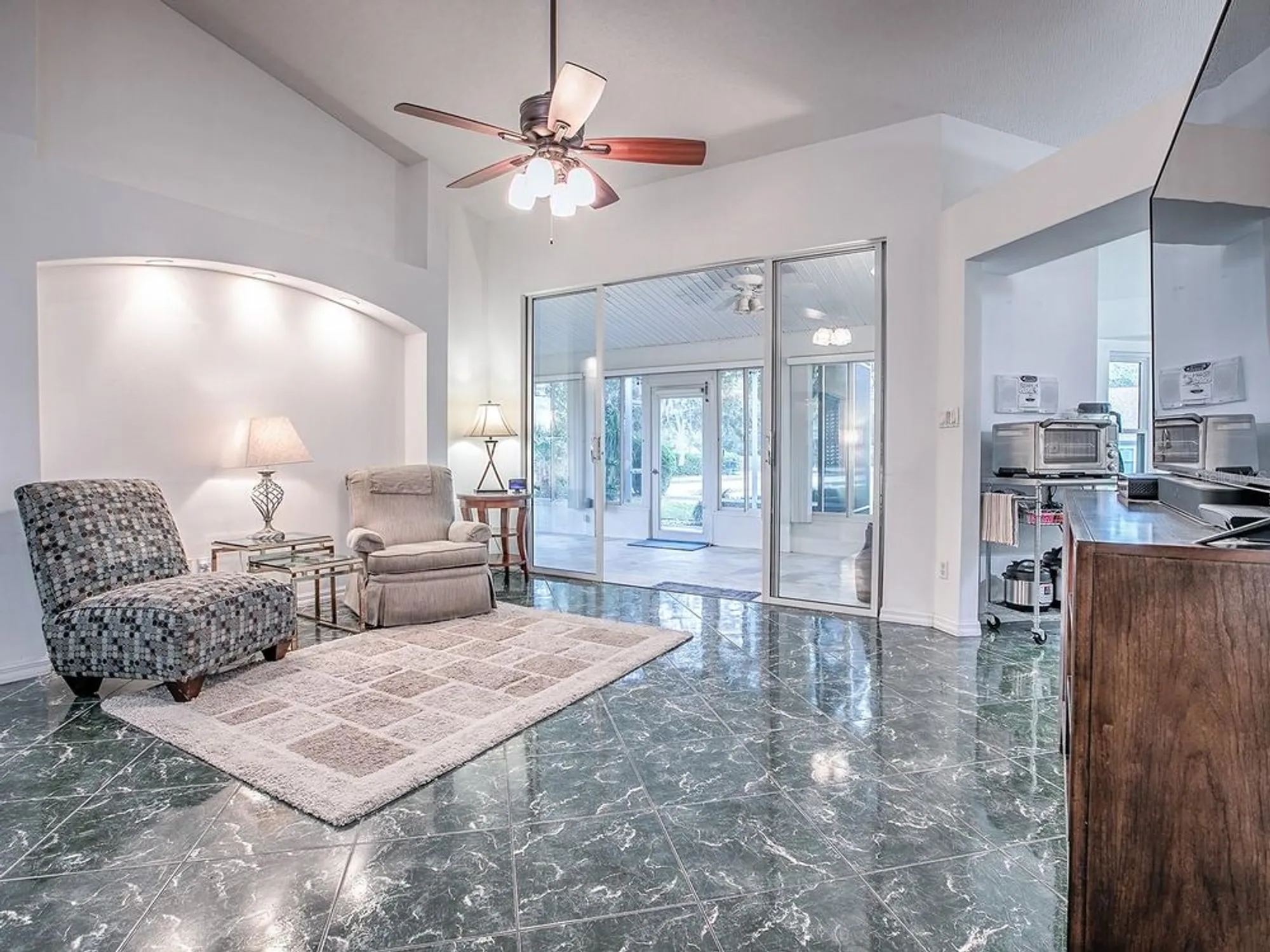 Property Slideshow image 11 of 67 | 25348 crestwater dr, Leesburg, FL, 34748