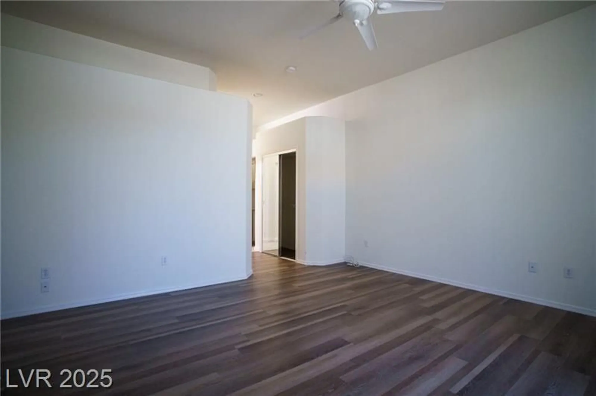 Property Slideshow image 20 of 32 | 10520 shoalhaven dr, Las Vegas, NV, 89134